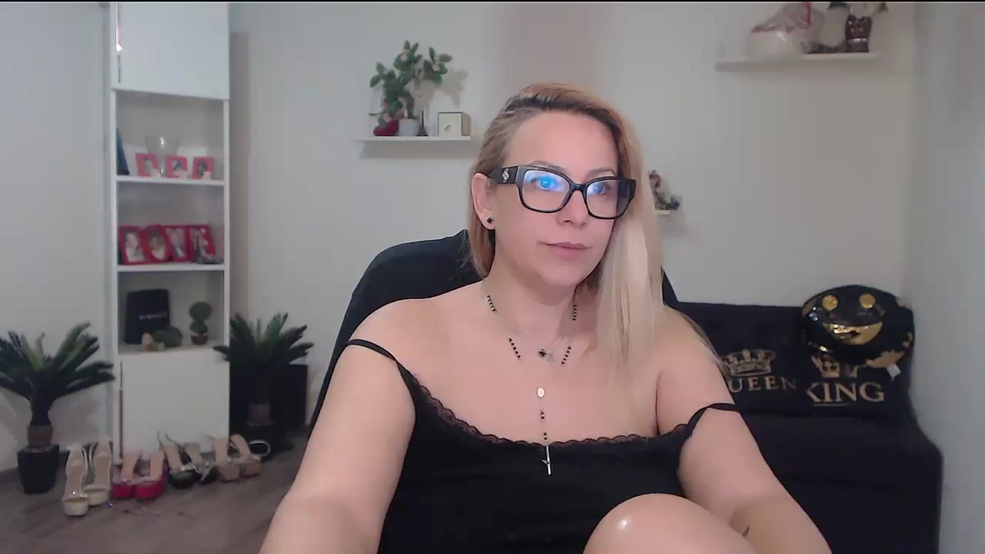 Gallery image thumbnail from A_baby_Boo's myfreecams stream on, 03/20/2026, 06:16 image 18 of 20