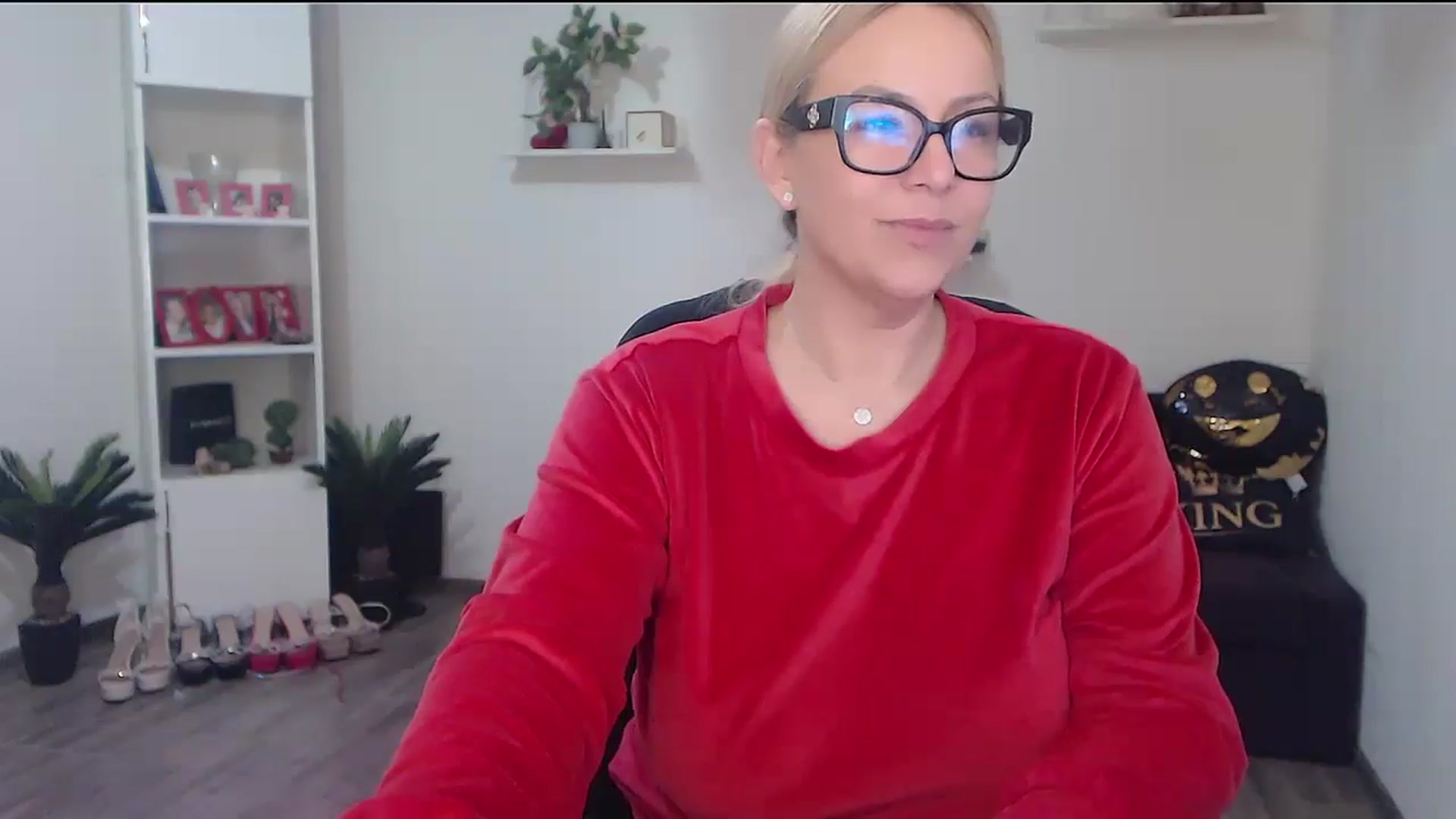 Gallery image thumbnail from A_baby_Boo's myfreecams stream on, 03/25/2026, 20:31 image 10 of 20