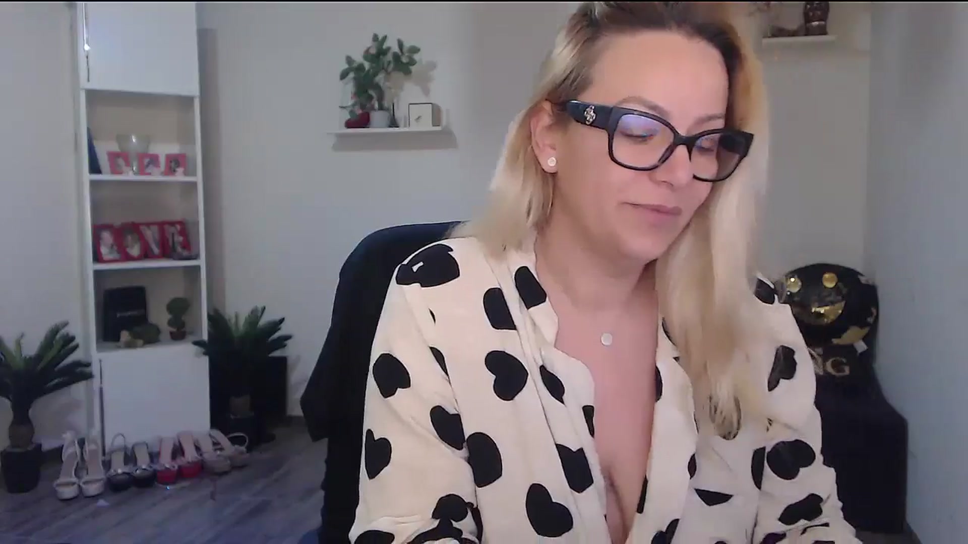 Gallery image thumbnail from A_baby_Boo's myfreecams stream on, 03/29/2026, 06:14 image 19 of 20