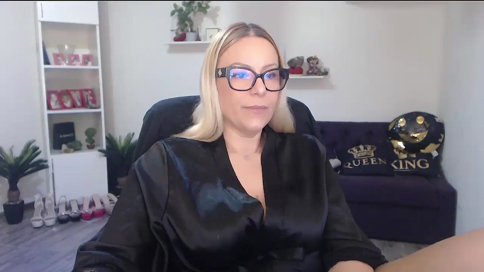 Gallery image thumbnail from A_baby_Boo's myfreecams stream on, 03/30/2026, 15:33 image 13 of 20