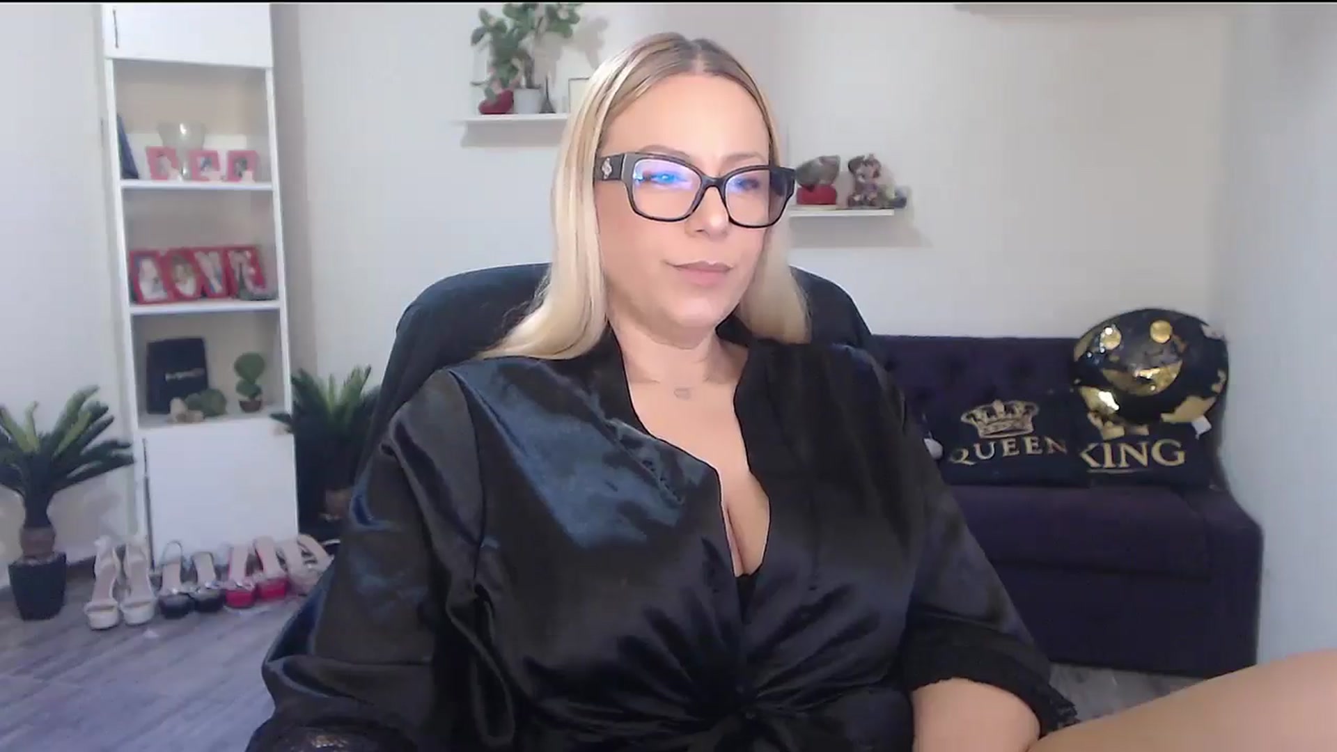 Gallery image thumbnail from A_baby_Boo's myfreecams stream on, 03/30/2026, 15:33 image 11 of 20
