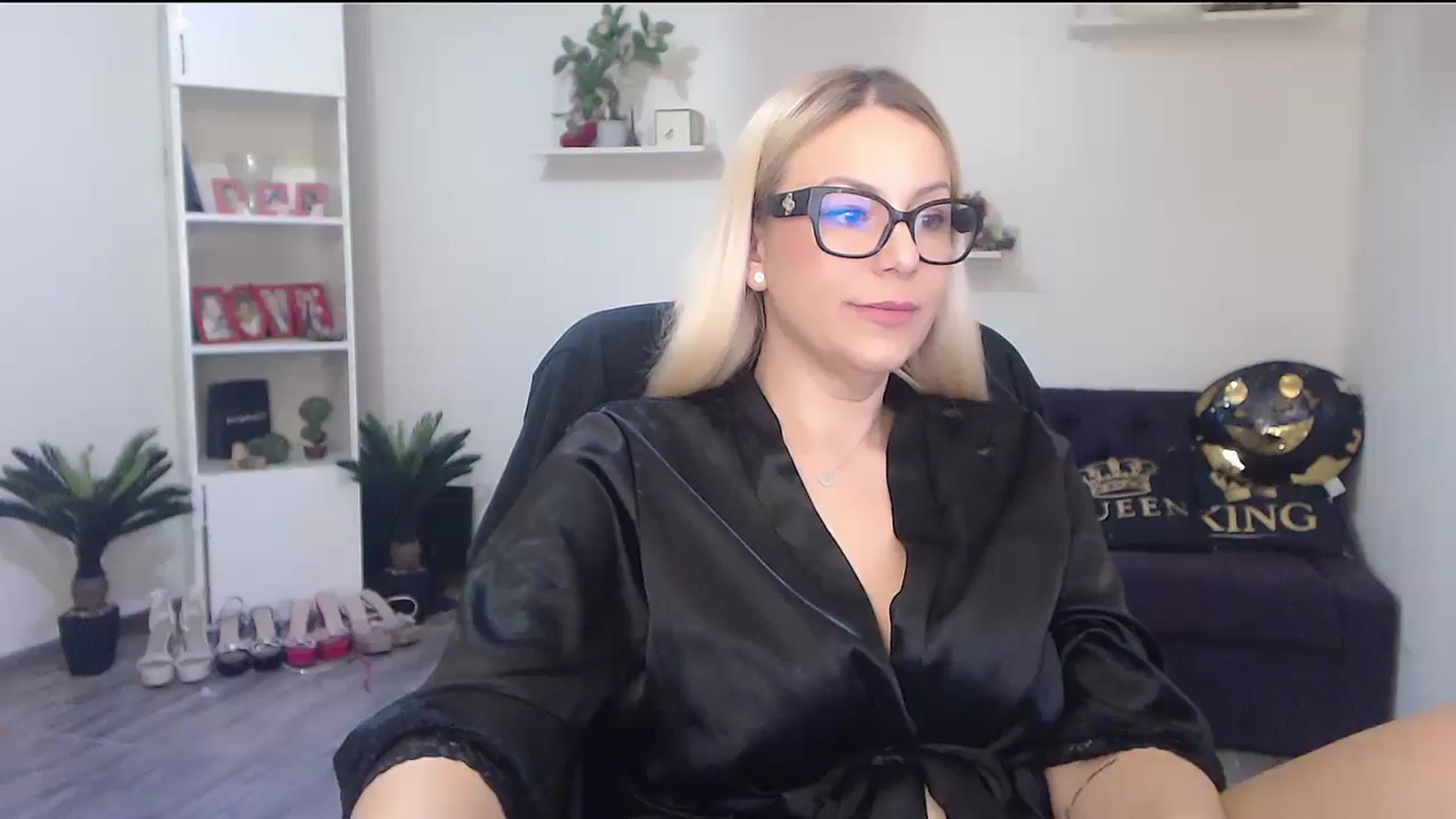 Gallery image thumbnail from A_baby_Boo's myfreecams stream on, 04/02/2026, 15:16 image 16 of 20