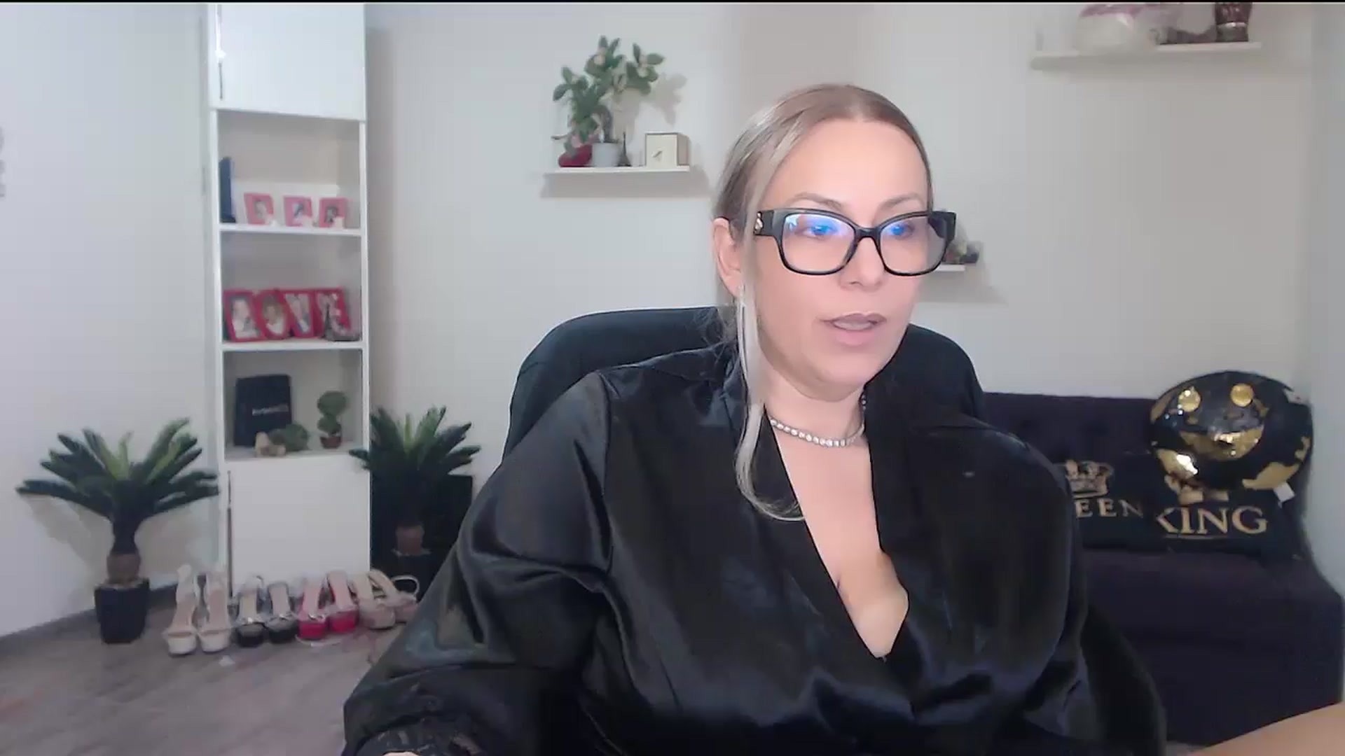 Gallery image thumbnail from A_baby_Boo's myfreecams stream on, 04/07/2026, 19:23 image 1 of 20