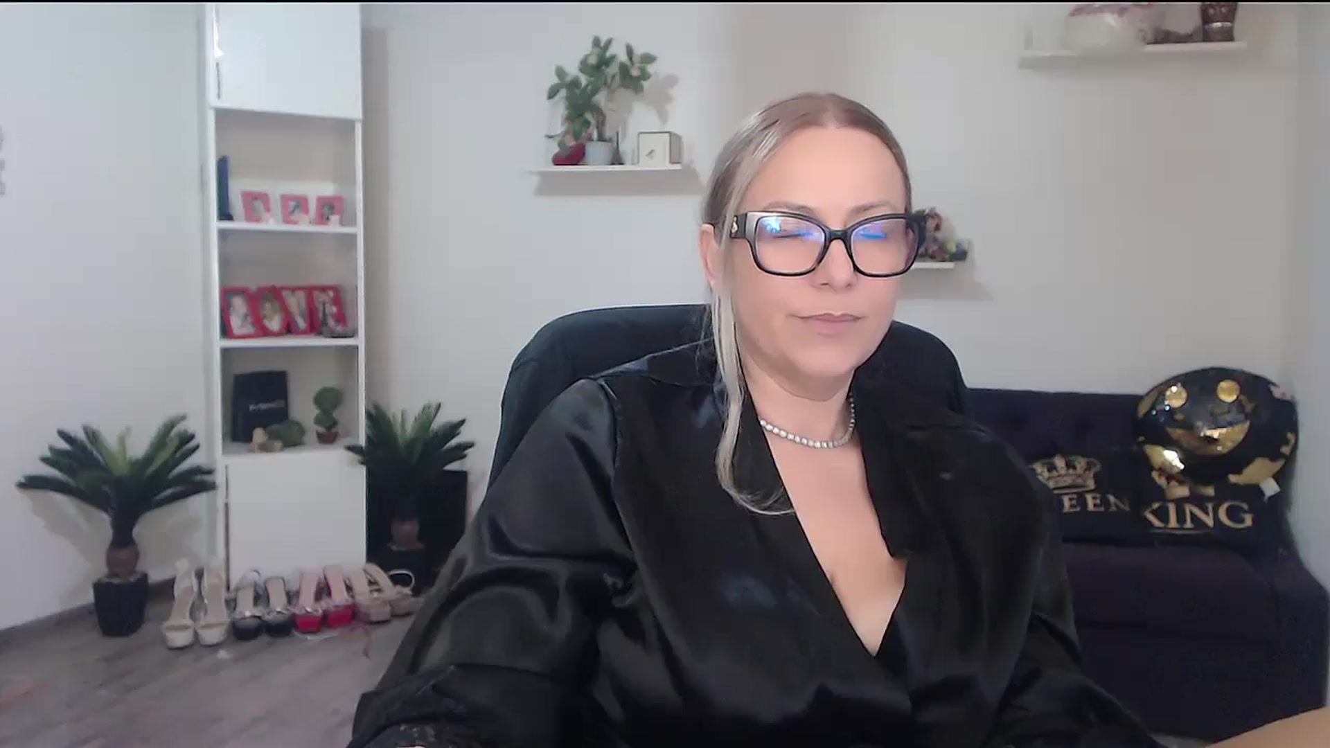 Gallery image thumbnail from A_baby_Boo's myfreecams stream on, 04/07/2026, 19:23 image 6 of 20