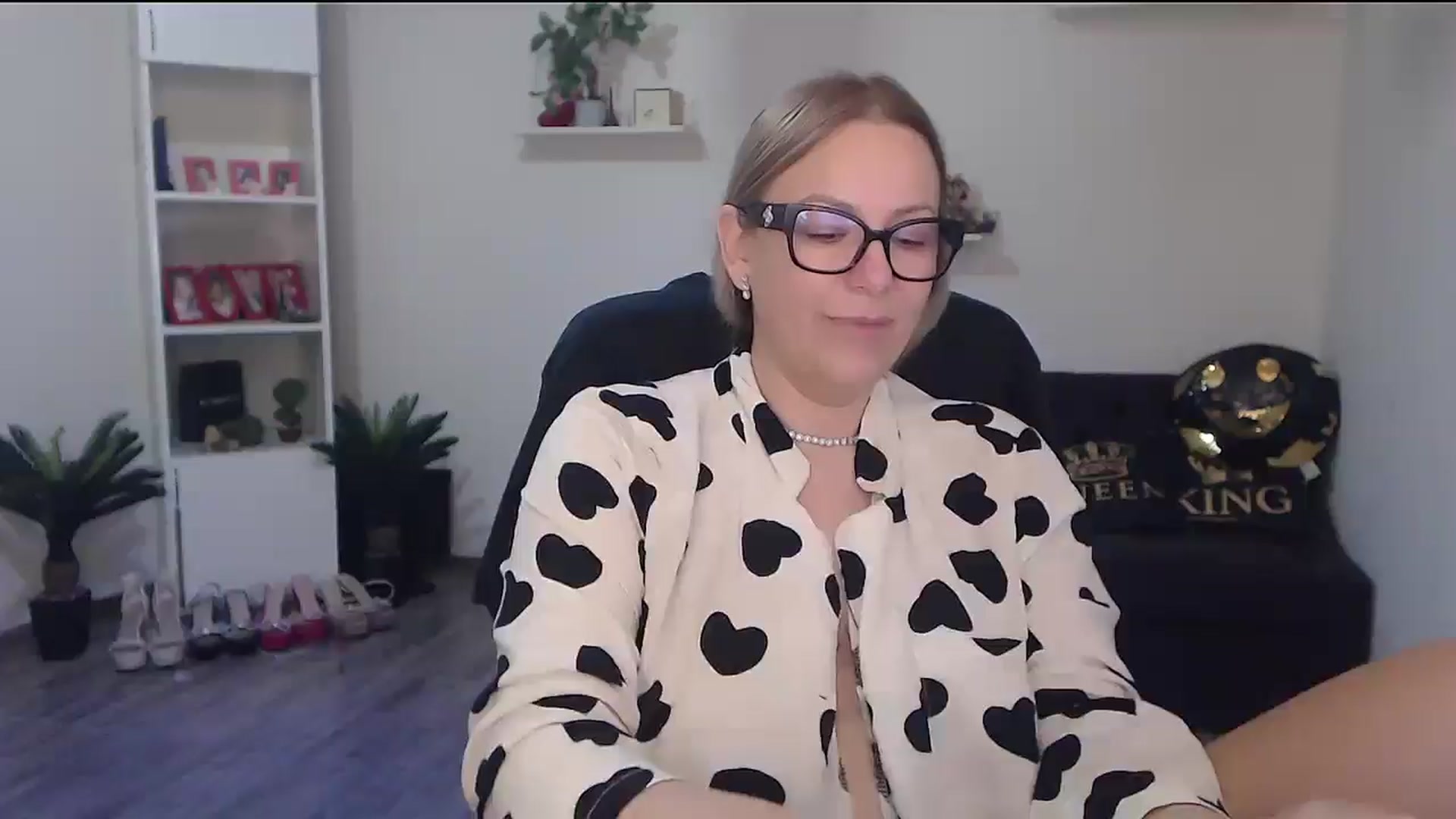 Gallery image thumbnail from A_baby_Boo's myfreecams stream on, 04/08/2026, 05:40 image 16 of 20