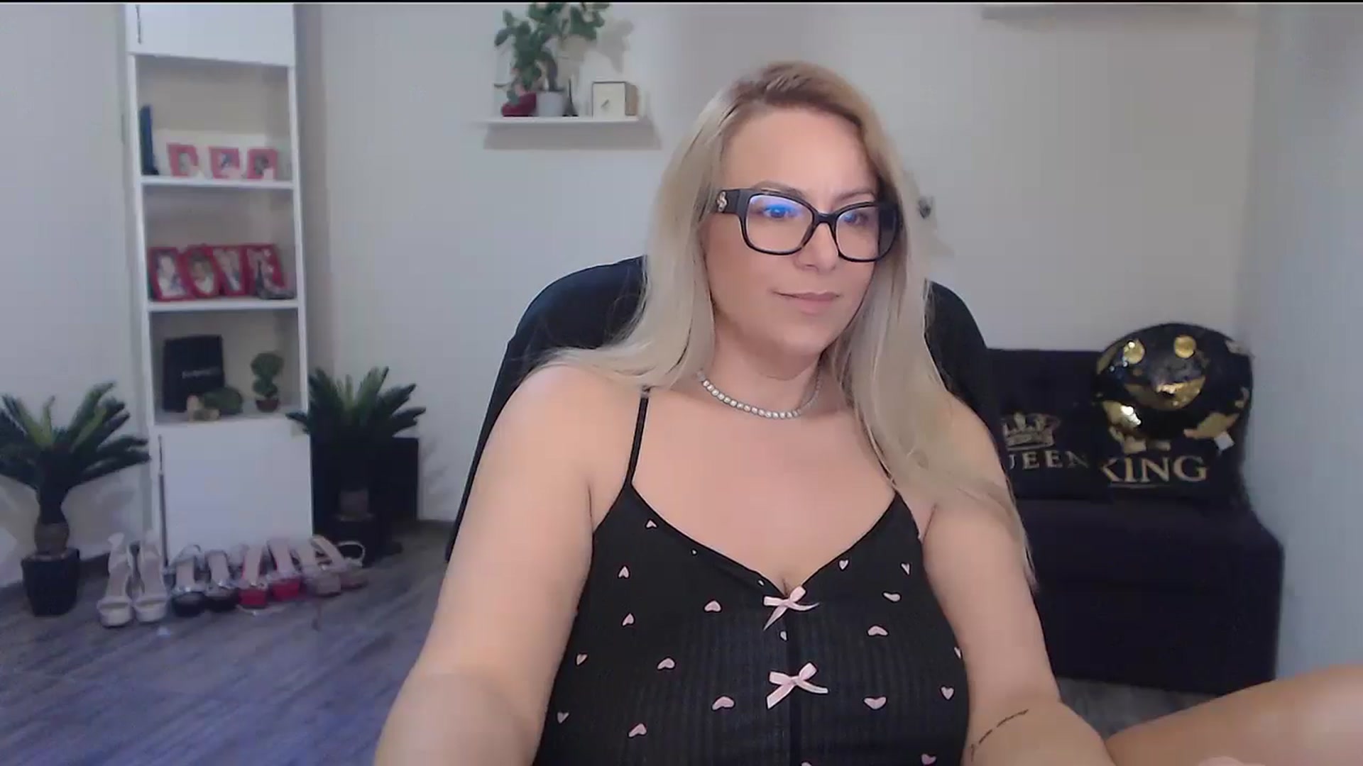 Gallery image thumbnail from A_baby_Boo's myfreecams stream on, 04/08/2026, 20:16 image 20 of 20
