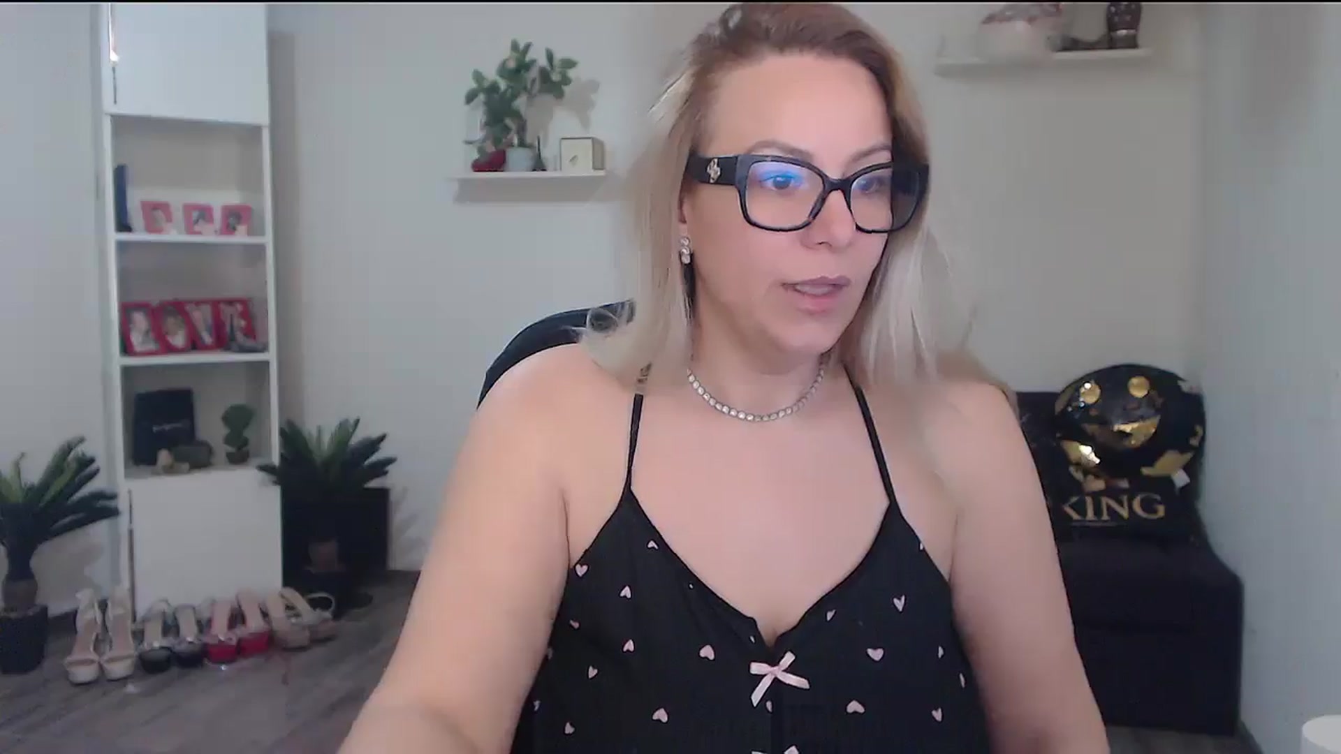Gallery image thumbnail from A_baby_Boo's myfreecams stream on, 04/09/2026, 05:58 image 14 of 20