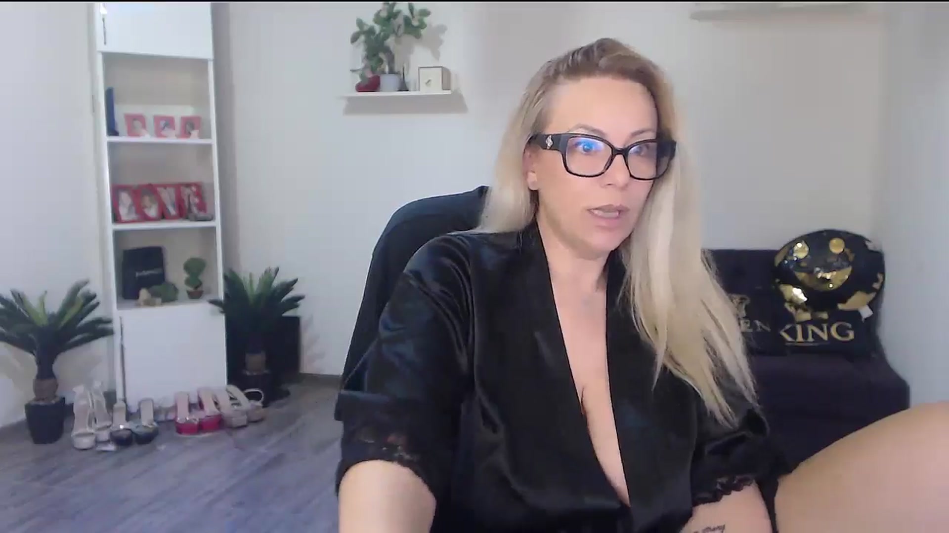 Gallery image thumbnail from A_baby_Boo's myfreecams stream on, 04/14/2026, 20:11 image 7 of 20