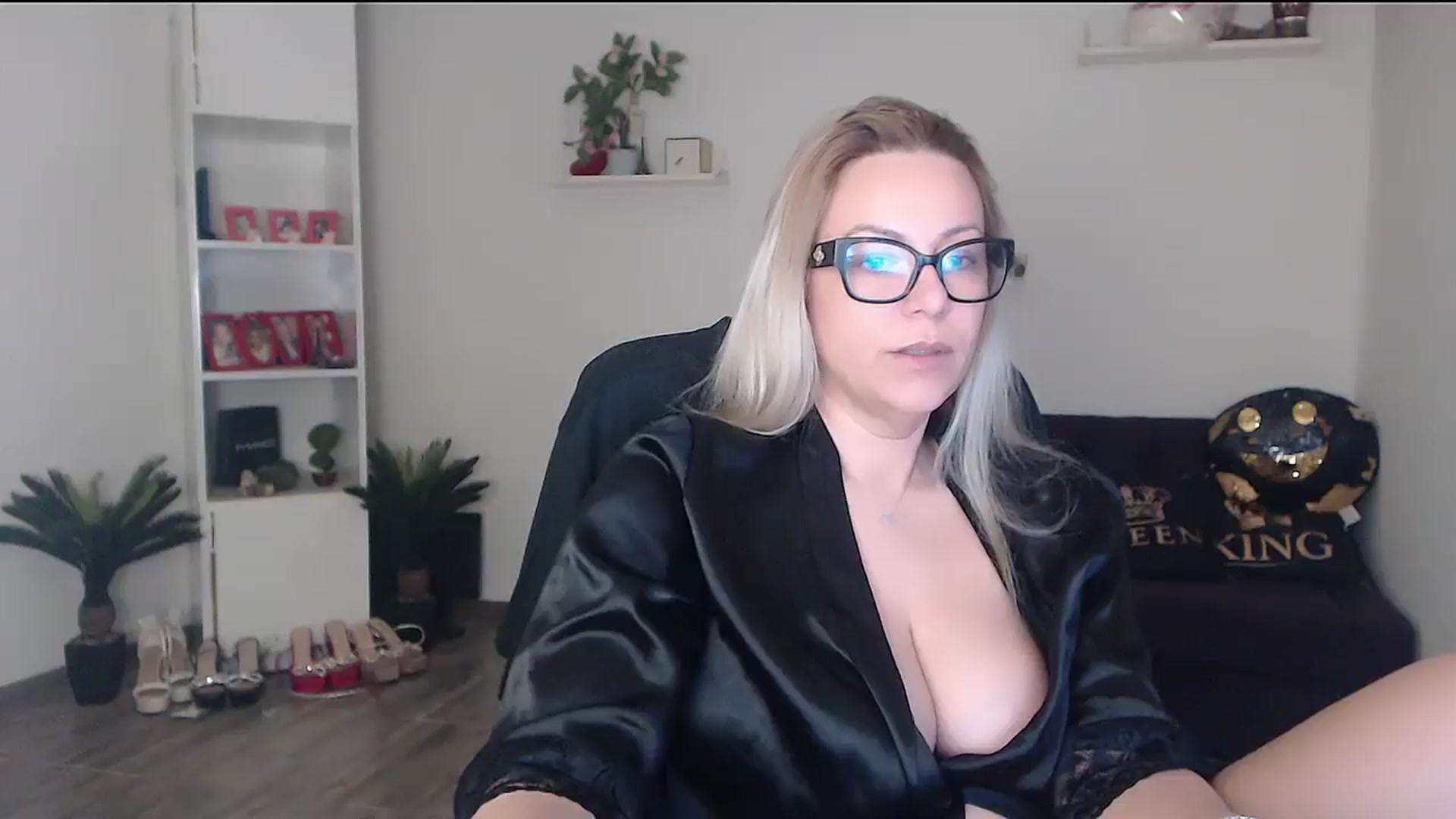Gallery image thumbnail from A_baby_Boo's myfreecams stream on, 04/15/2026, 05:22 image 1 of 20