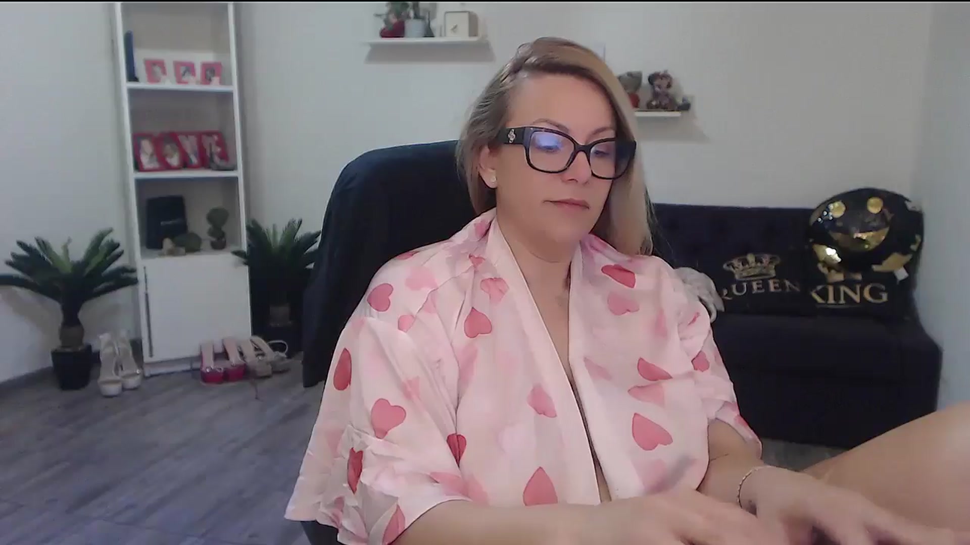 Gallery image thumbnail from A_baby_Boo's myfreecams stream on, 04/18/2026, 06:14 image 12 of 20
