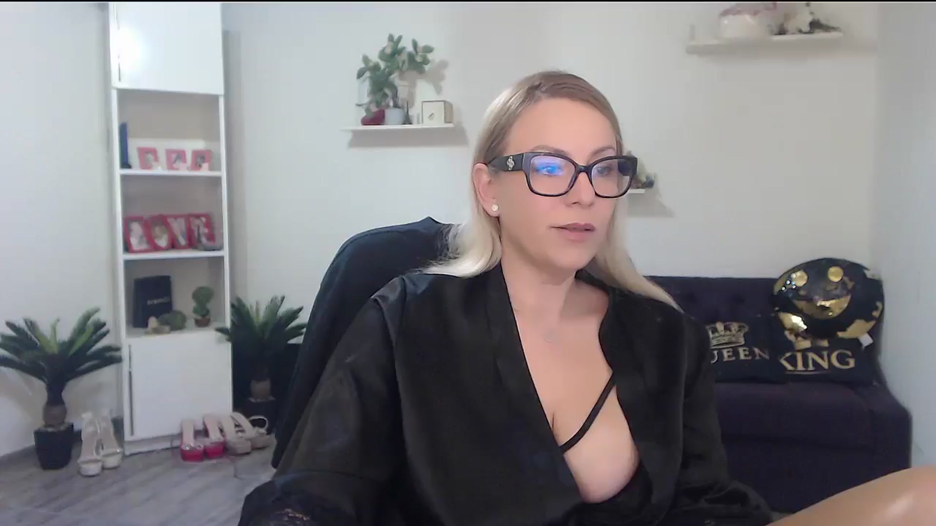 Gallery image thumbnail from A_baby_Boo's myfreecams stream on, 04/20/2026, 18:13 image 18 of 20