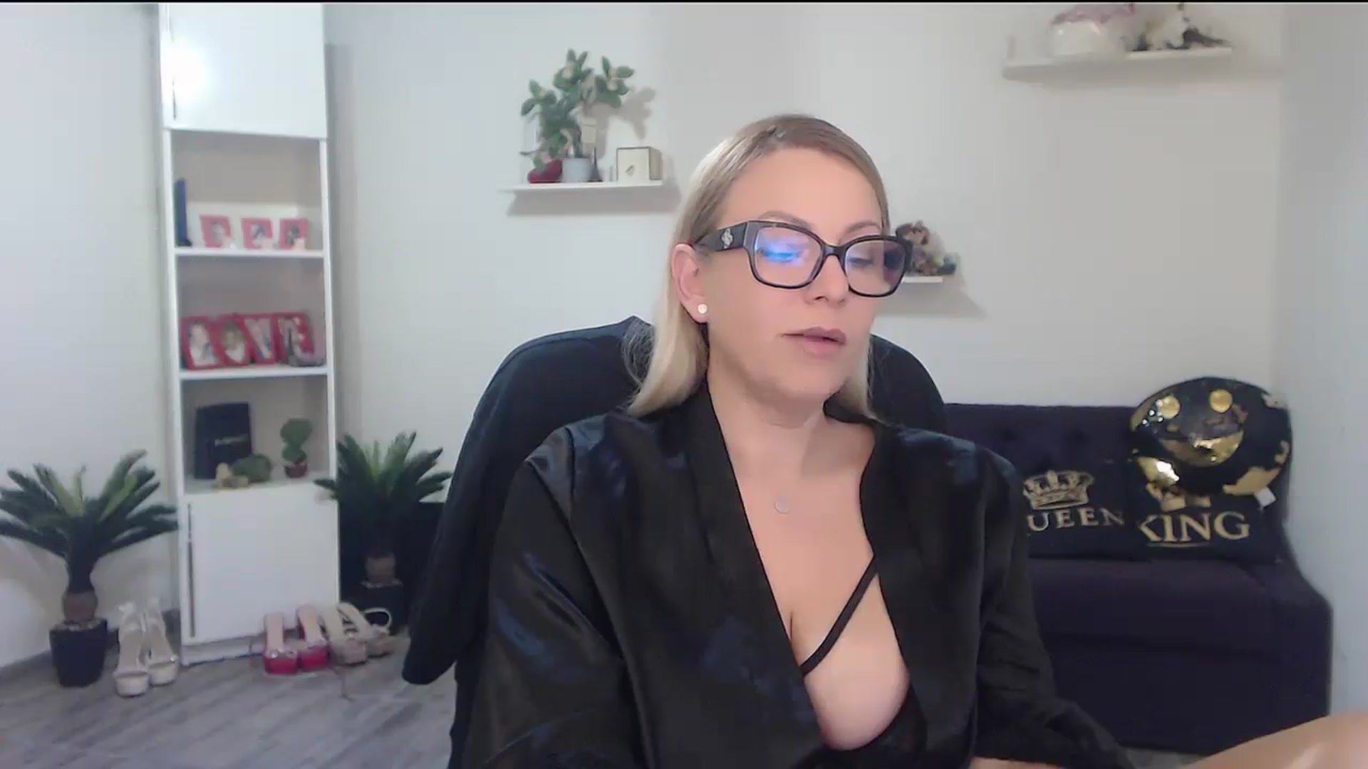 Gallery image thumbnail from A_baby_Boo's myfreecams stream on, 04/20/2026, 18:13 image 20 of 20