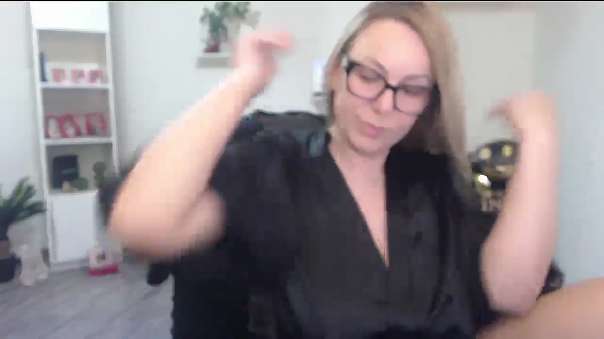 Gallery image thumbnail from A_baby_Boo's myfreecams stream on, 04/27/2026, 19:12 image 16 of 20