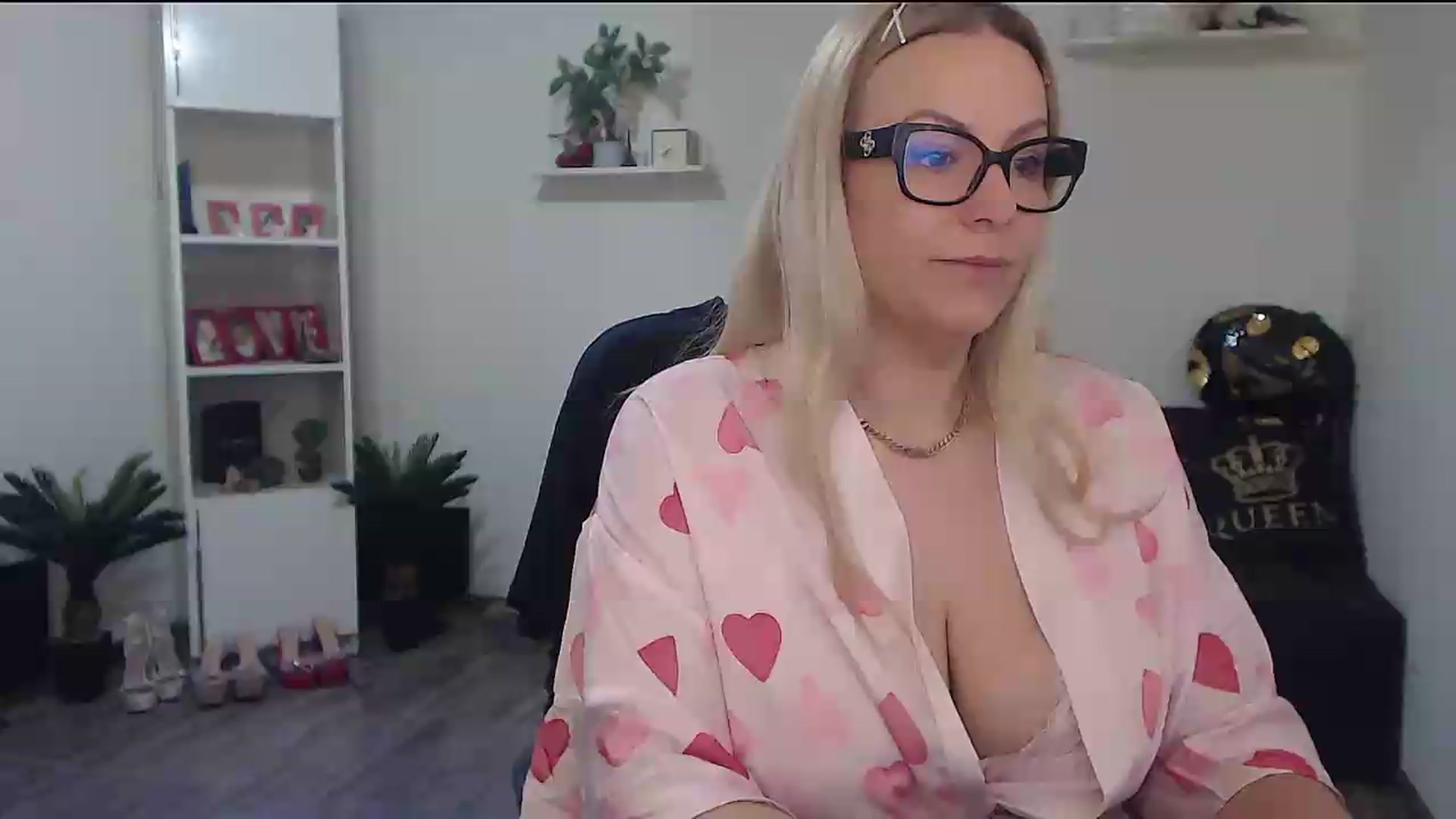 Gallery image thumbnail from A_baby_Boo's myfreecams stream on, 05/03/2026, 03:51 image 7 of 20