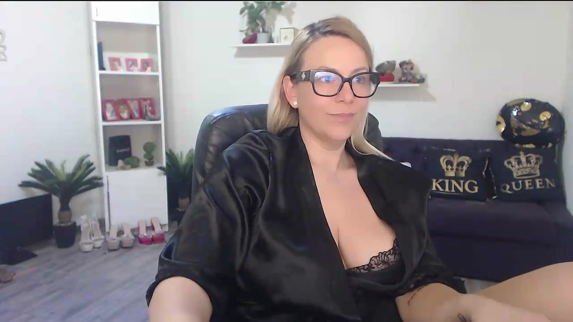 Gallery image thumbnail from A_baby_Boo's myfreecams stream on, 05/17/2026, 19:22 image 17 of 20