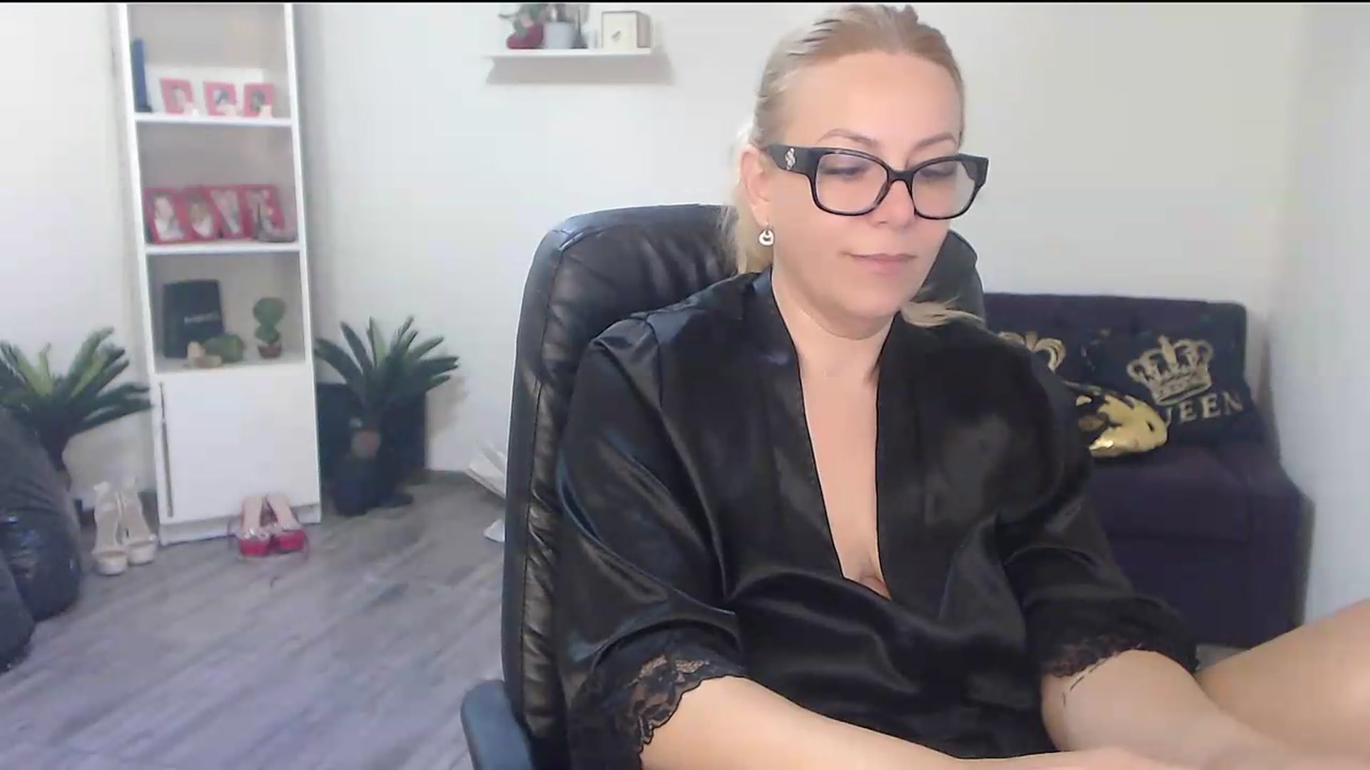 Gallery image thumbnail from A_baby_Boo's myfreecams stream on, 06/05/2026, 06:01 image 14 of 20