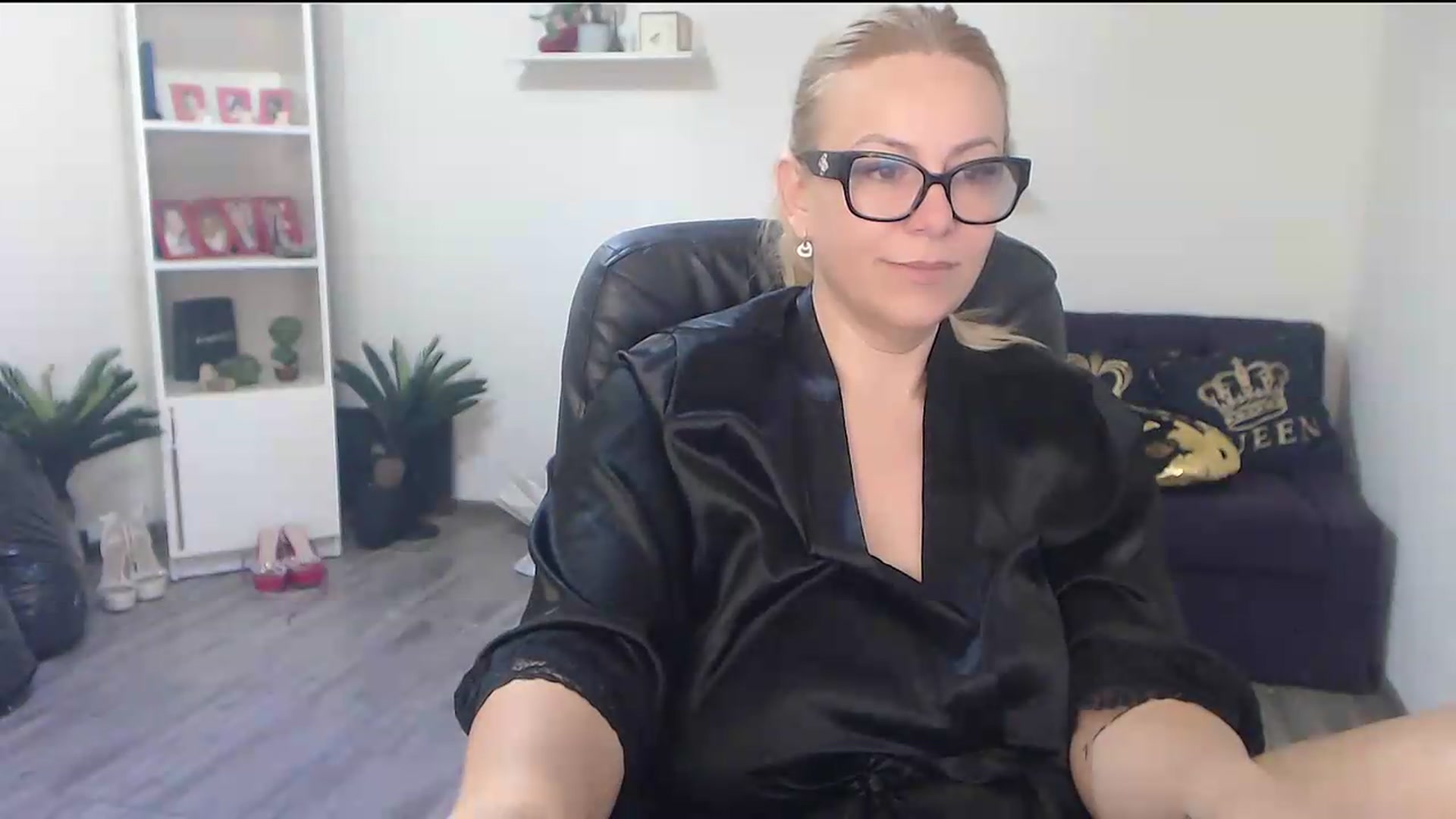 Gallery image thumbnail from A_baby_Boo's myfreecams stream on, 06/05/2026, 06:01 image 18 of 20