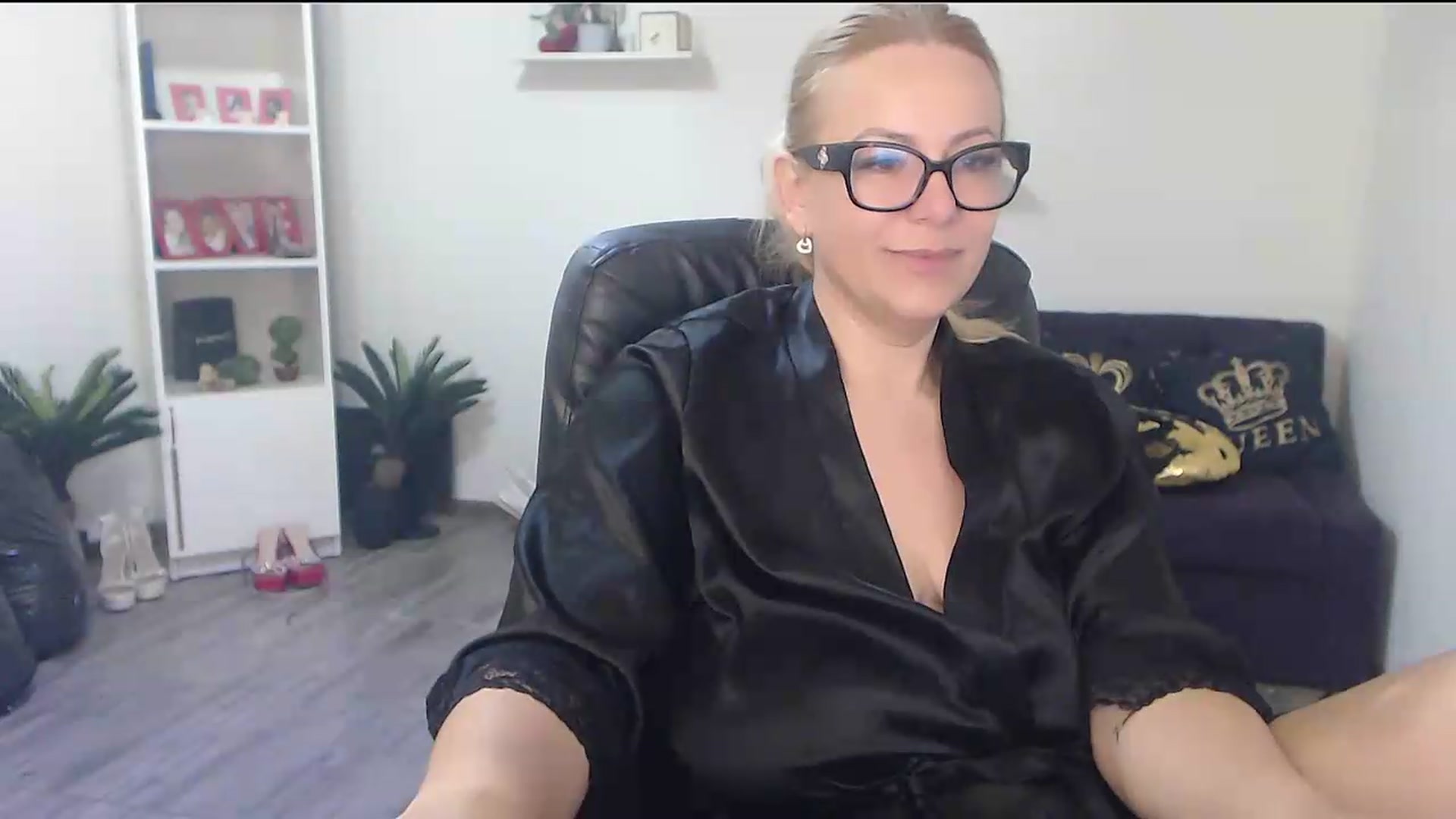 Gallery image thumbnail from A_baby_Boo's myfreecams stream on, 06/05/2026, 06:01 image 3 of 20