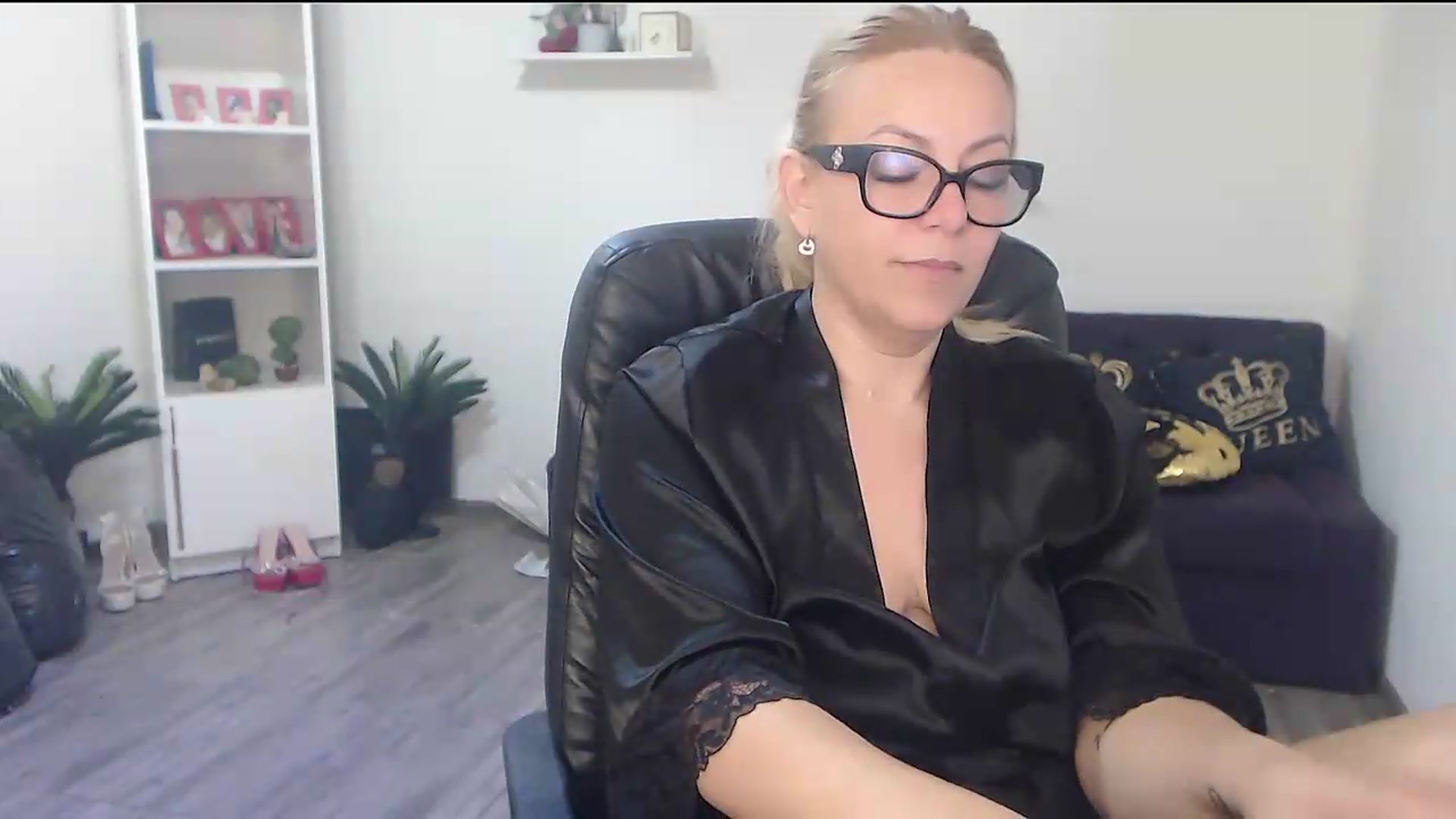 Gallery image thumbnail from A_baby_Boo's myfreecams stream on, 06/05/2026, 06:01 image 16 of 20