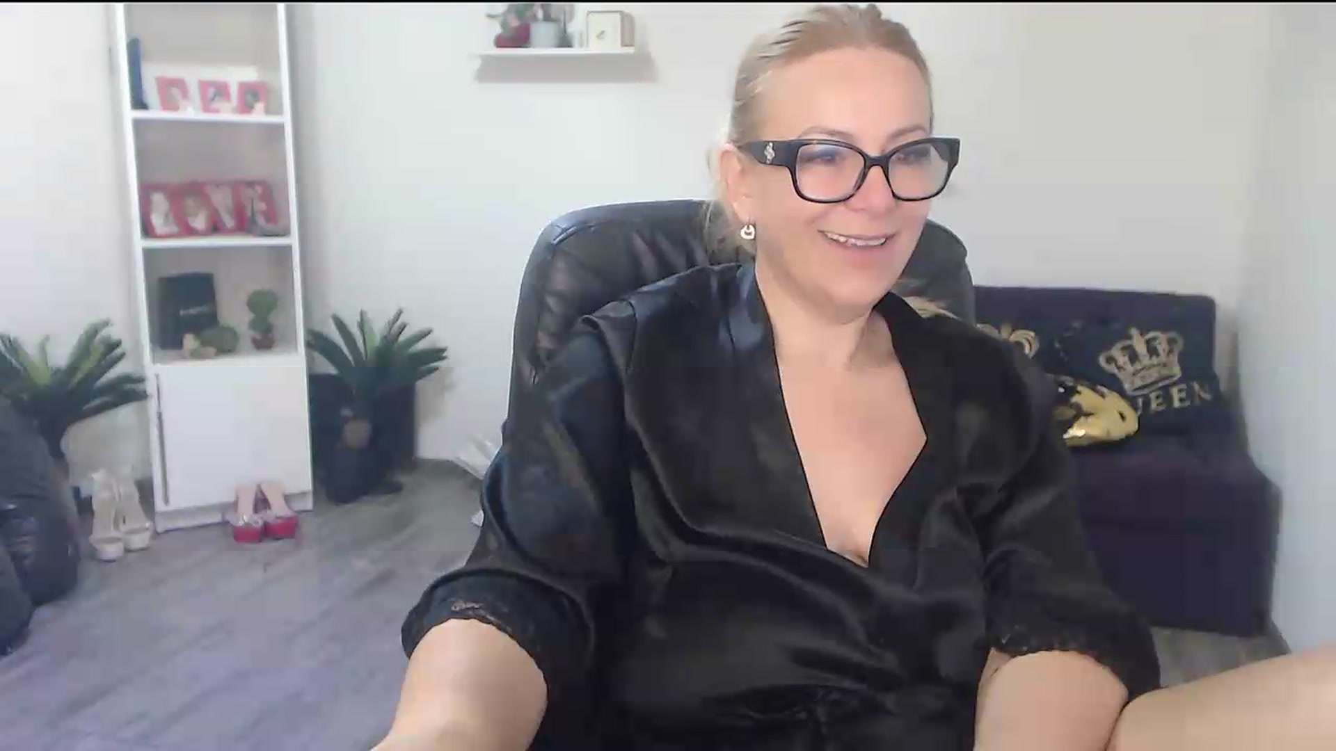 Gallery image thumbnail from A_baby_Boo's myfreecams stream on, 06/05/2026, 06:01 image 6 of 20