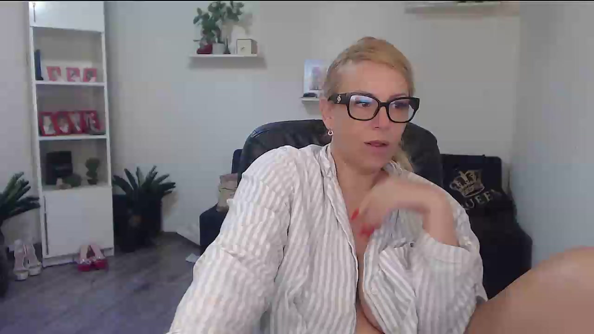 Gallery image thumbnail from A_baby_Boo's myfreecams stream on, 06/14/2026, 08:09 image 7 of 20