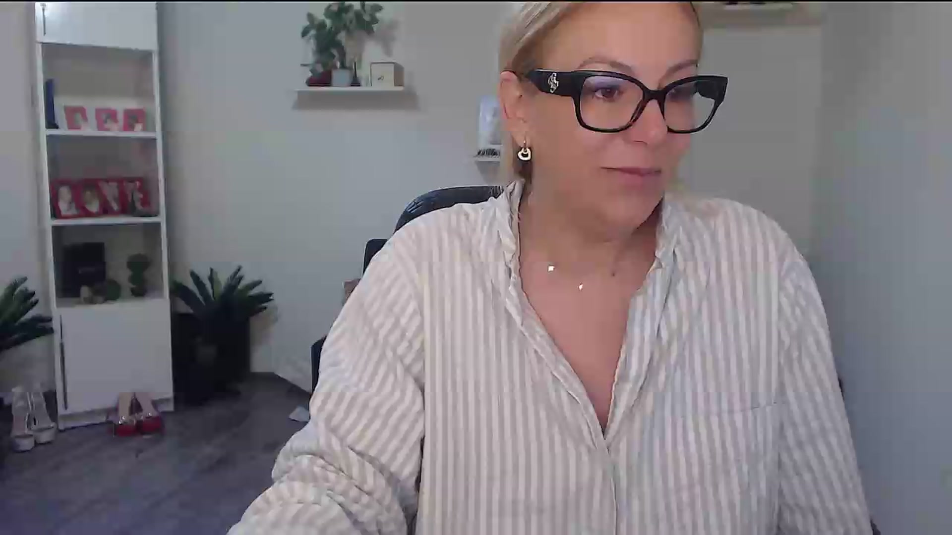 Gallery image thumbnail from A_baby_Boo's myfreecams stream on, 06/16/2026, 03:23 image 1 of 20