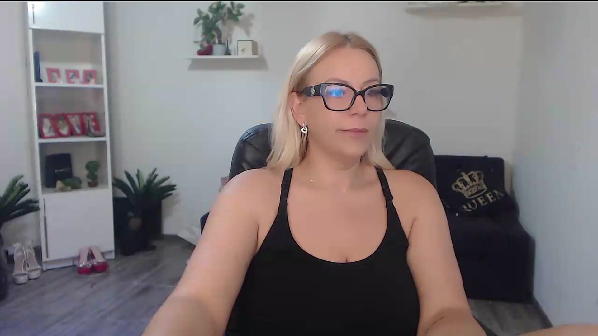 Gallery image thumbnail from A_baby_Boo's myfreecams stream on, 06/16/2026, 04:41 image 2 of 20