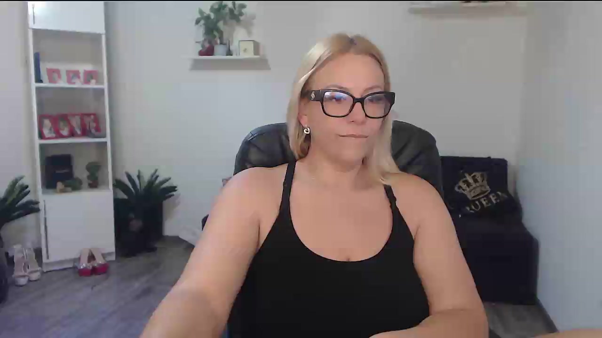 Gallery image thumbnail from A_baby_Boo's myfreecams stream on, 06/16/2026, 04:41 image 10 of 20