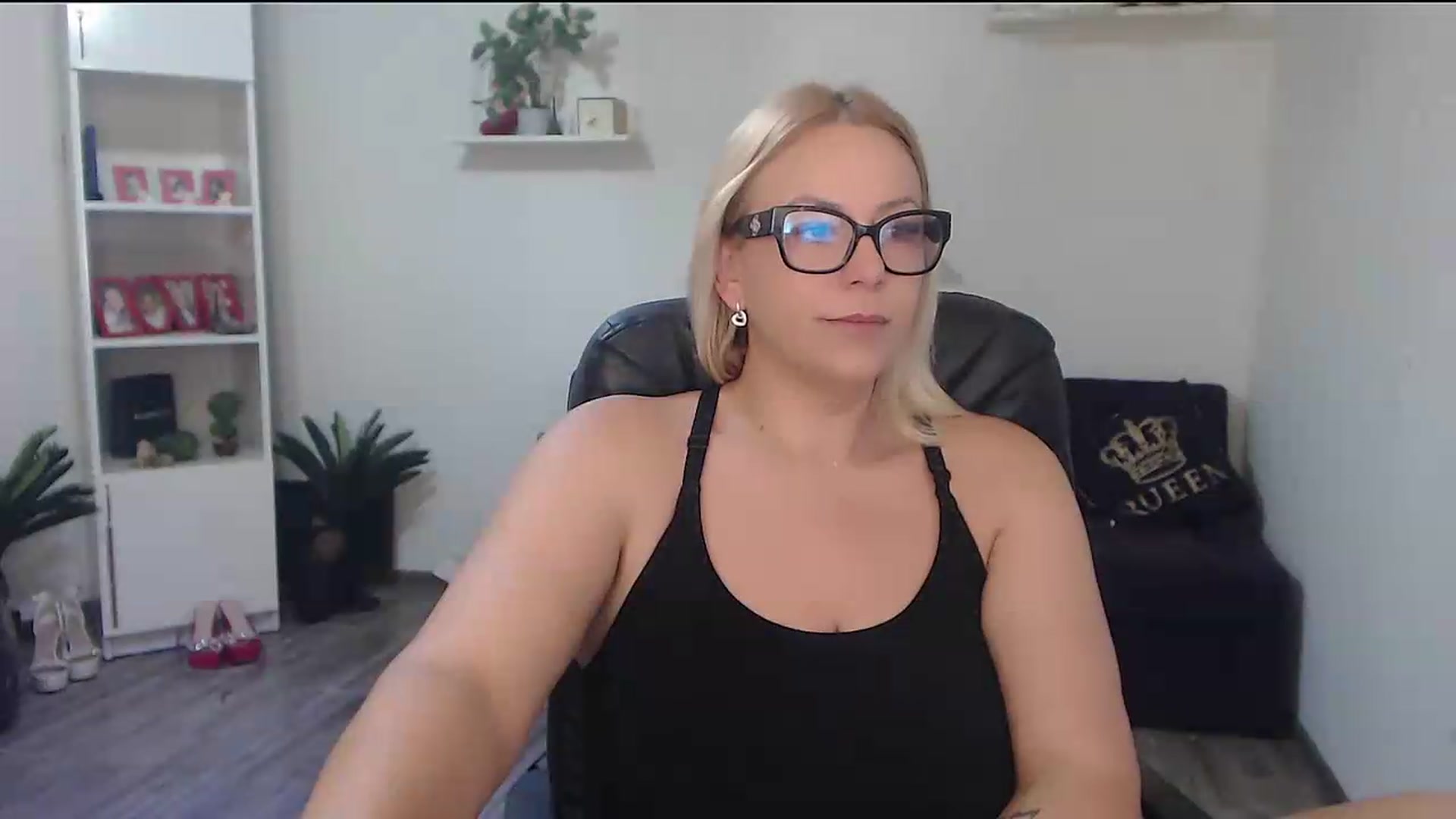 Gallery image thumbnail from A_baby_Boo's myfreecams stream on, 06/16/2026, 04:41 image 7 of 20