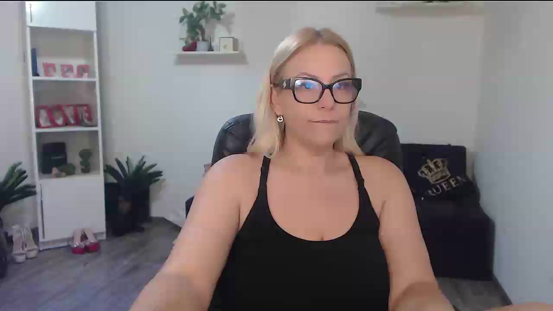 Gallery image thumbnail from A_baby_Boo's myfreecams stream on, 06/16/2026, 04:41 image 1 of 20