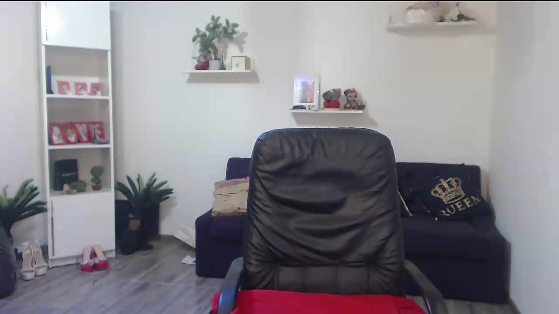 Gallery image thumbnail from A_baby_Boo's myfreecams stream on, 06/19/2026, 13:31 image 18 of 20