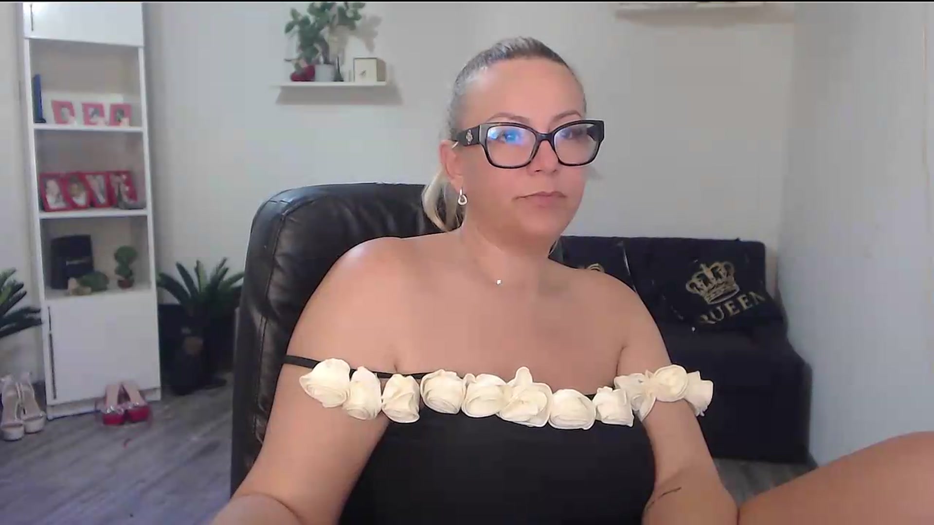 Gallery image thumbnail from A_baby_Boo's myfreecams stream on, 06/23/2026, 14:14 image 7 of 20