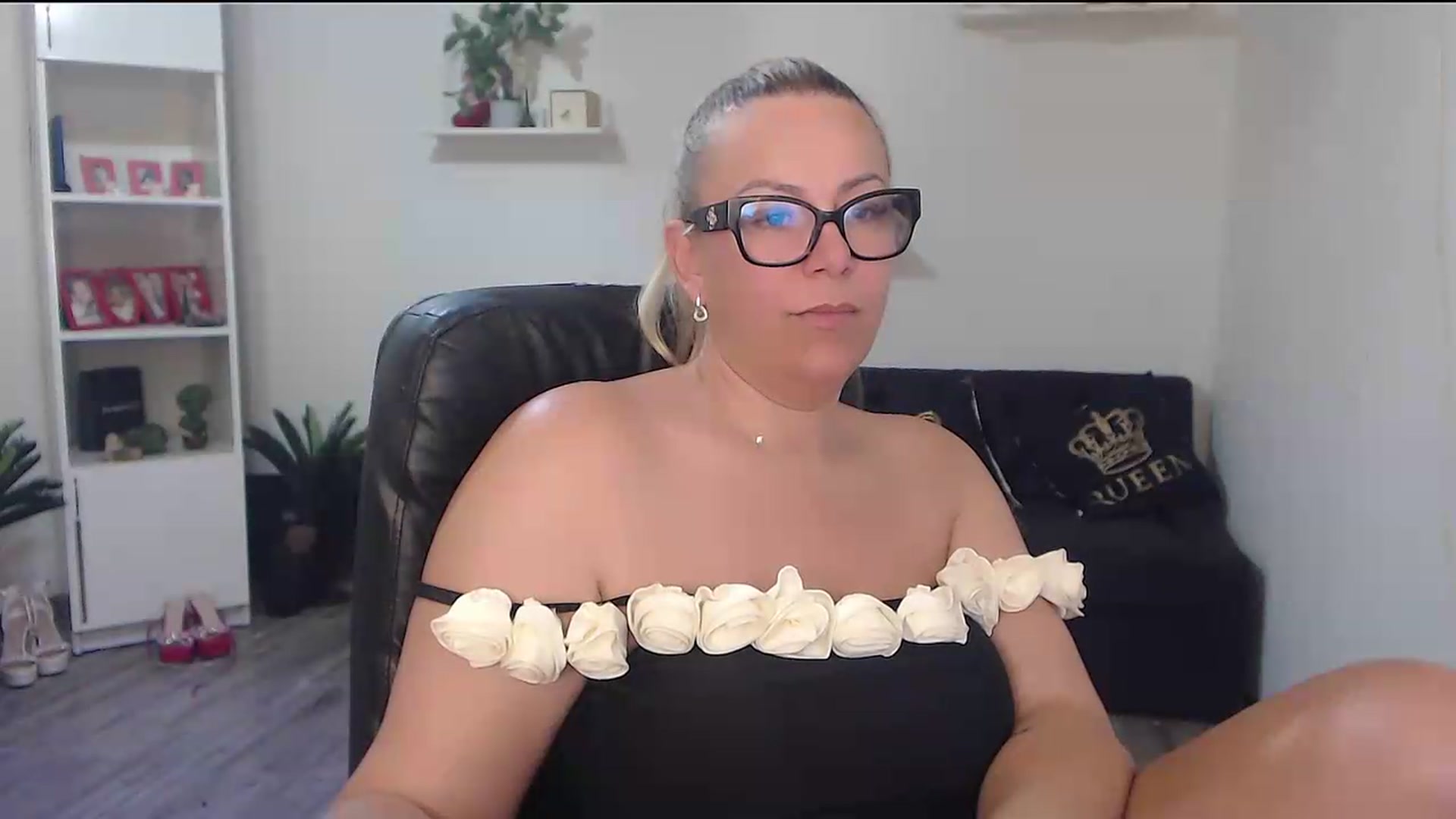 Gallery image thumbnail from A_baby_Boo's myfreecams stream on, 06/23/2026, 14:14 image 9 of 20