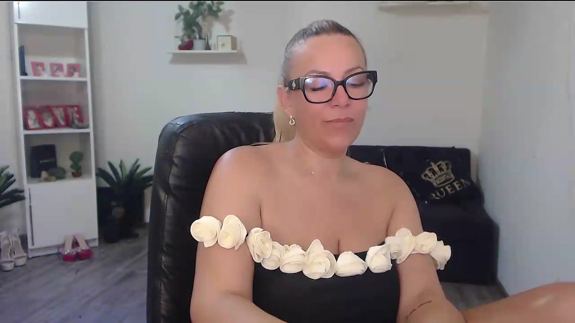 Gallery image thumbnail from A_baby_Boo's myfreecams stream on, 06/23/2026, 14:14 image 19 of 20