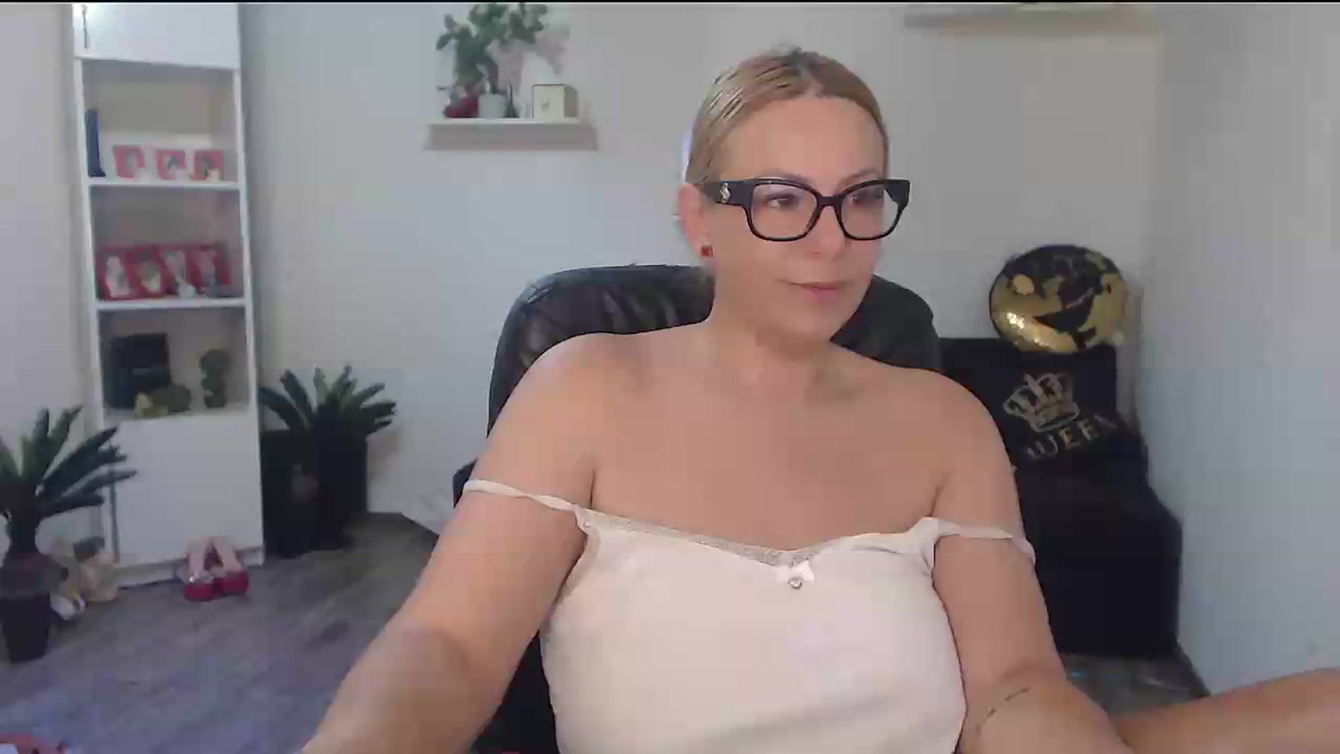 Gallery image thumbnail from A_baby_Boo's myfreecams stream on, 06/26/2026, 05:49 image 4 of 20