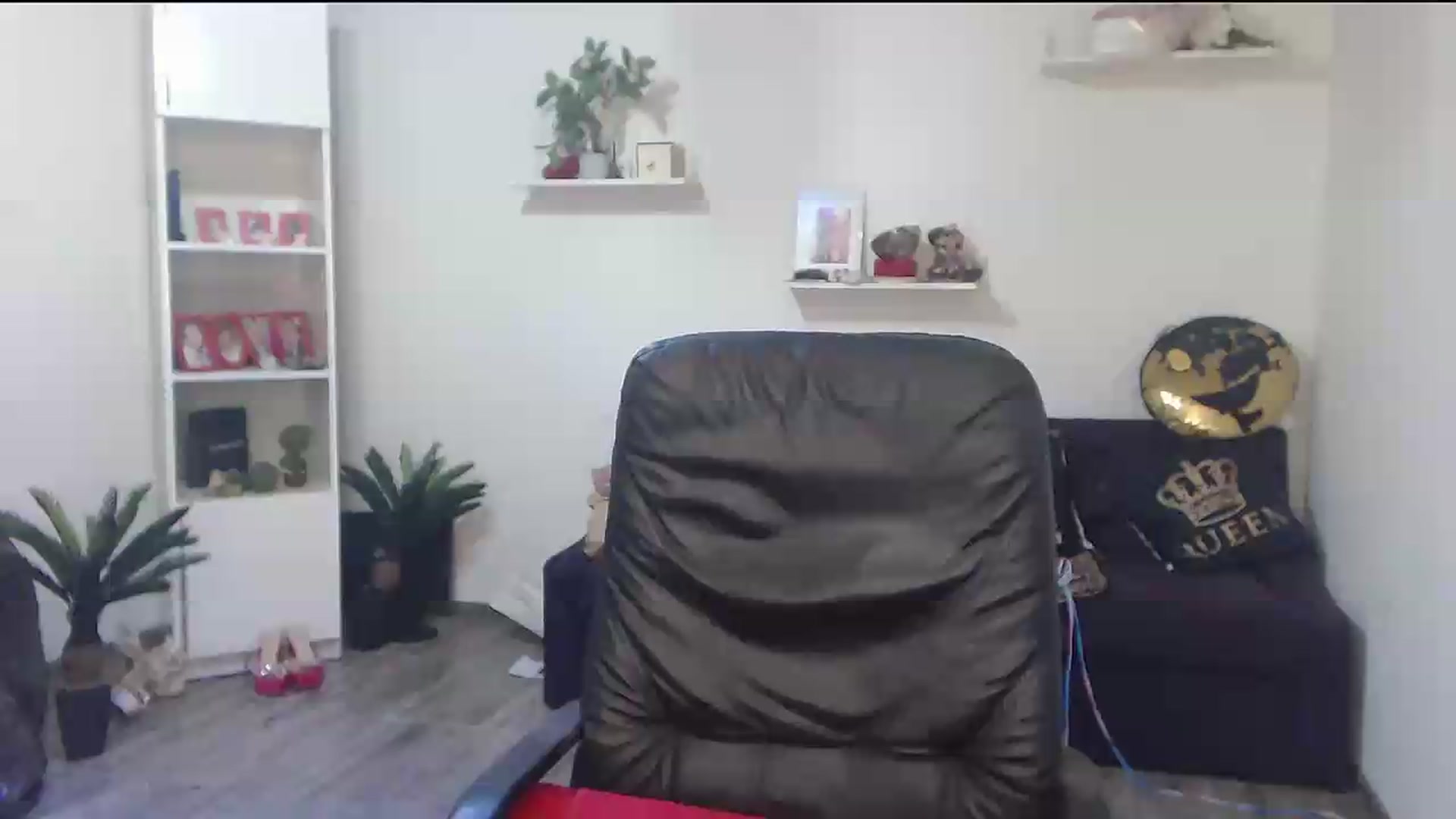 Gallery image thumbnail from A_baby_Boo's myfreecams stream on, 06/28/2026, 07:21 image 19 of 20