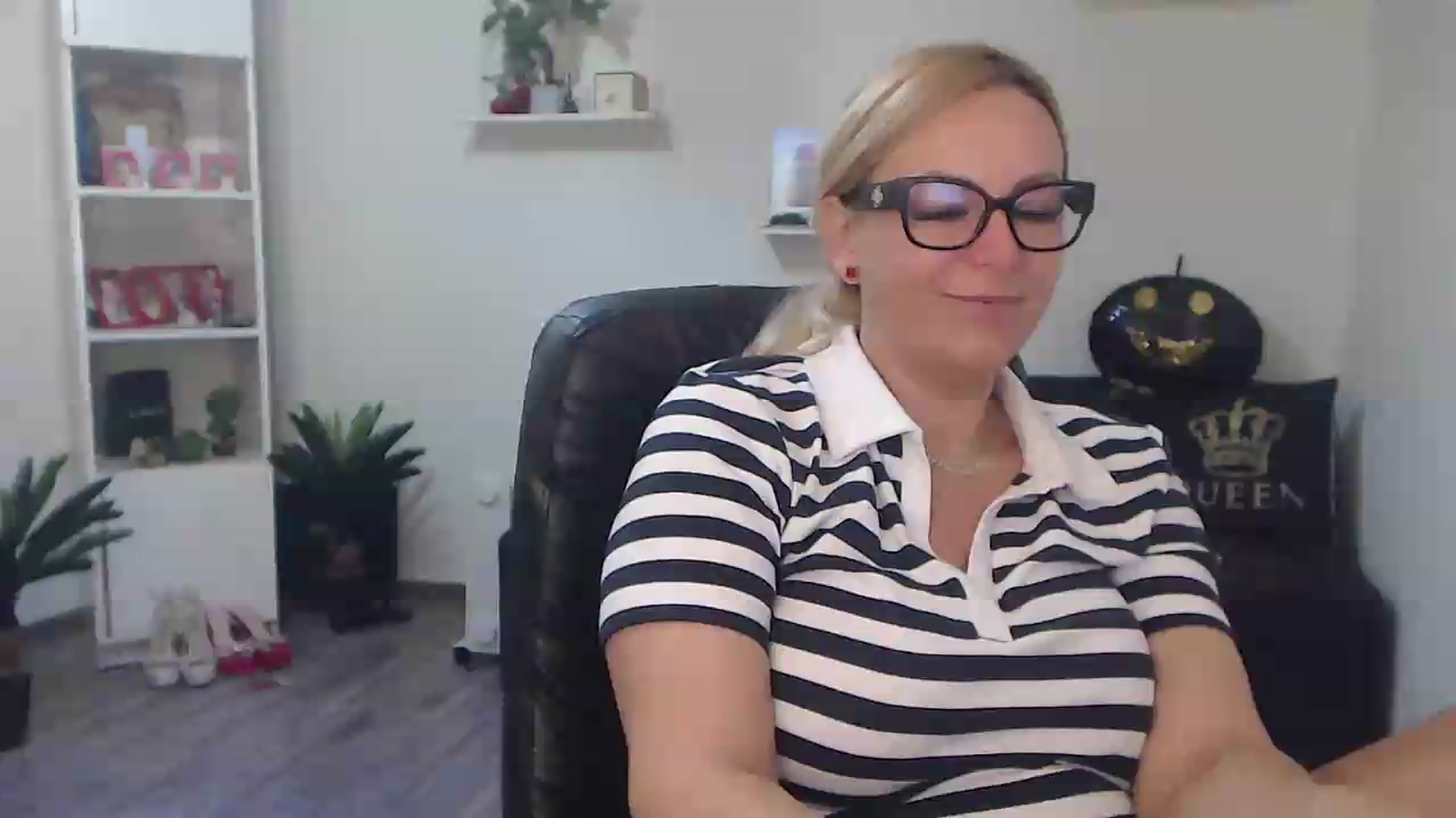 Gallery image thumbnail from A_baby_Boo's myfreecams stream on, 06/29/2026, 21:56 image 19 of 20