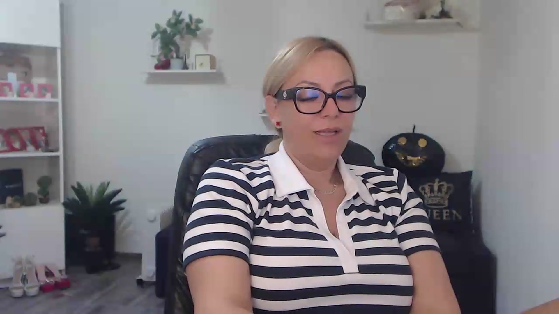 Gallery image thumbnail from A_baby_Boo's myfreecams stream on, 06/29/2026, 21:56 image 3 of 20