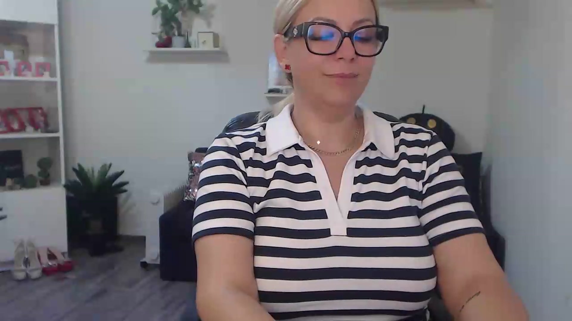 Gallery image thumbnail from A_baby_Boo's myfreecams stream on, 06/29/2026, 21:56 image 11 of 20