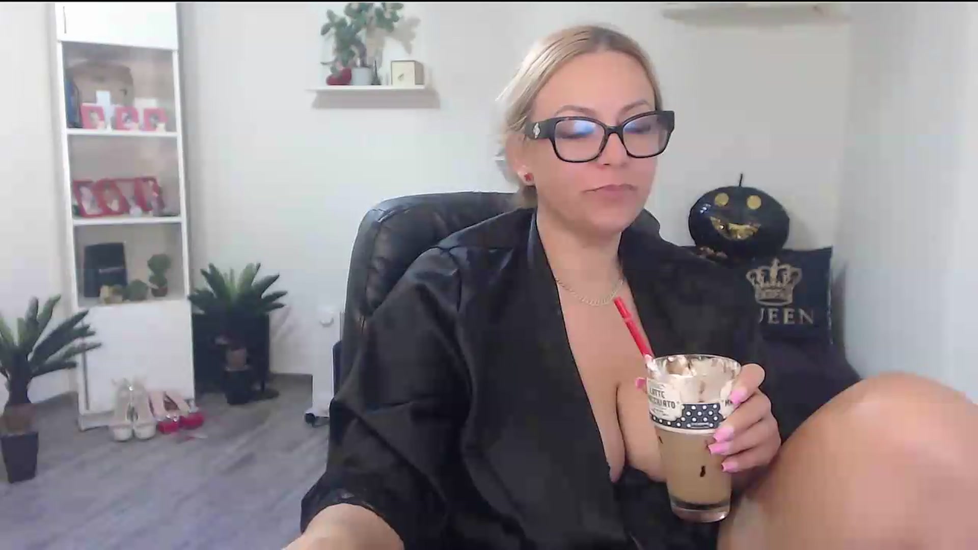 Gallery image thumbnail from A_baby_Boo's myfreecams stream on, 07/01/2026, 12:48 image 9 of 20