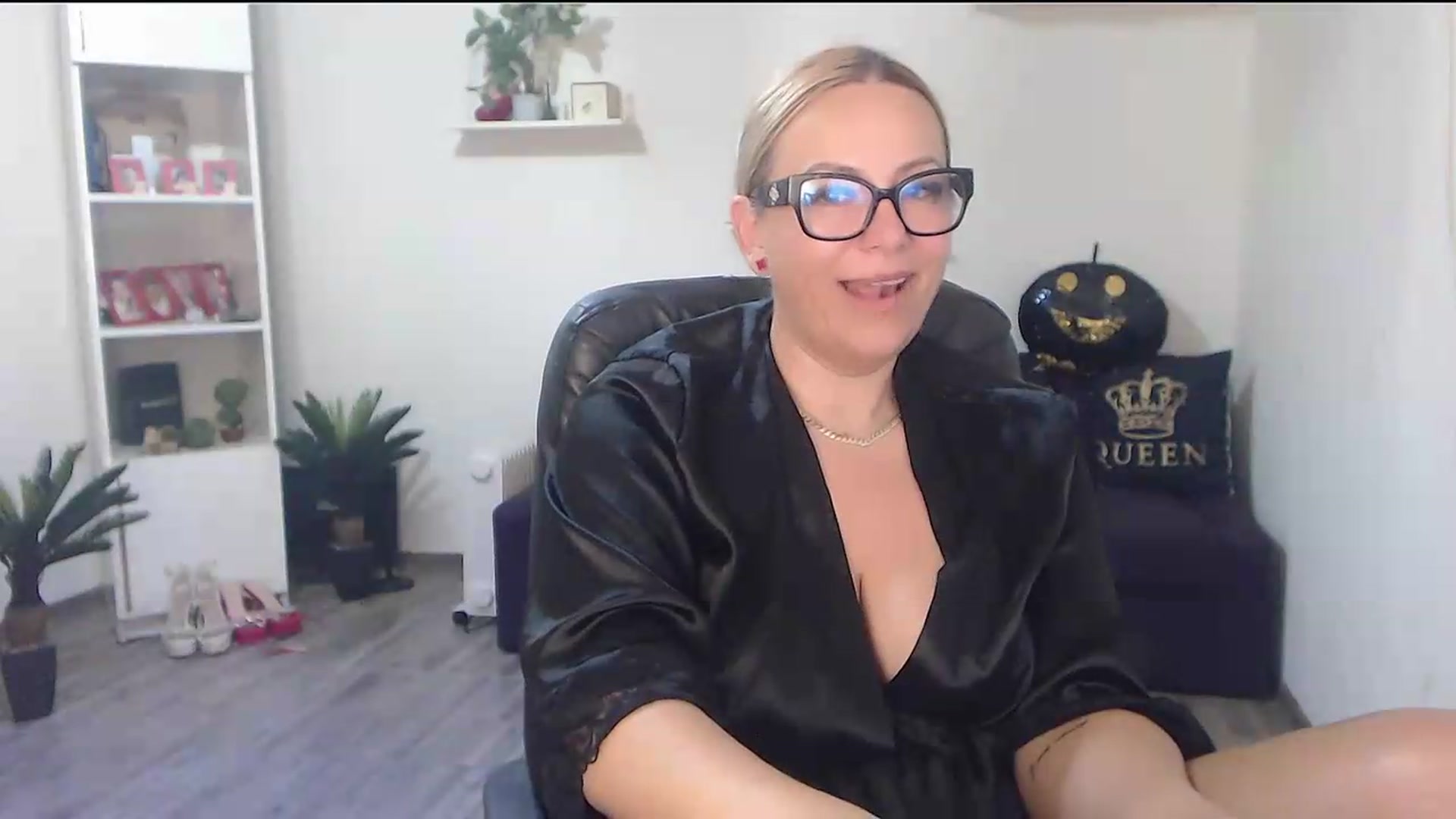 Gallery image thumbnail from A_baby_Boo's myfreecams stream on, 07/01/2026, 13:55 image 12 of 20