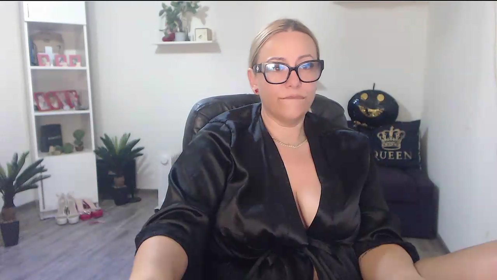 Gallery image thumbnail from A_baby_Boo's myfreecams stream on, 07/01/2026, 13:55 image 17 of 20
