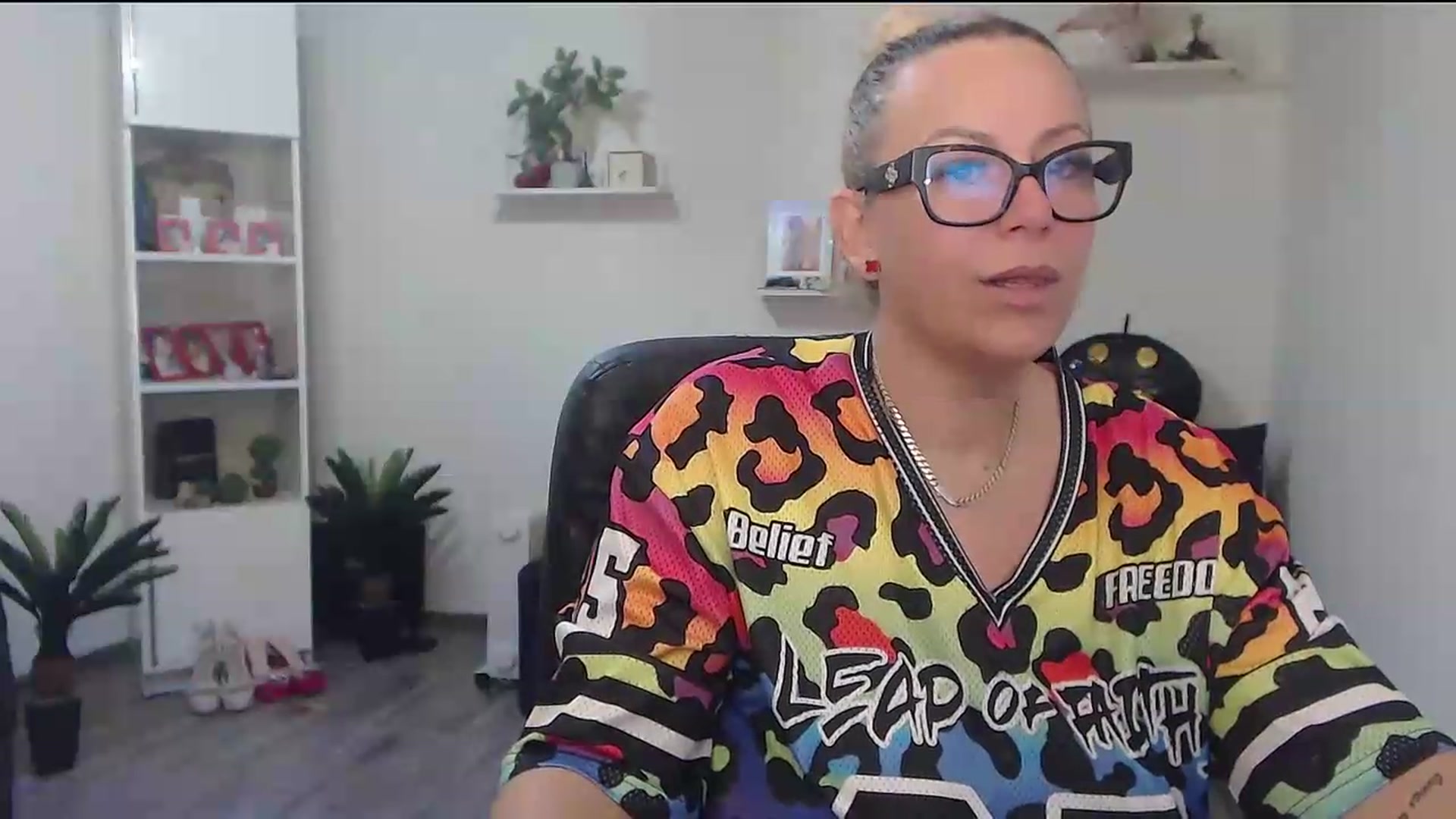 Gallery image thumbnail from A_baby_Boo's myfreecams stream on, 07/02/2026, 11:43 image 8 of 20