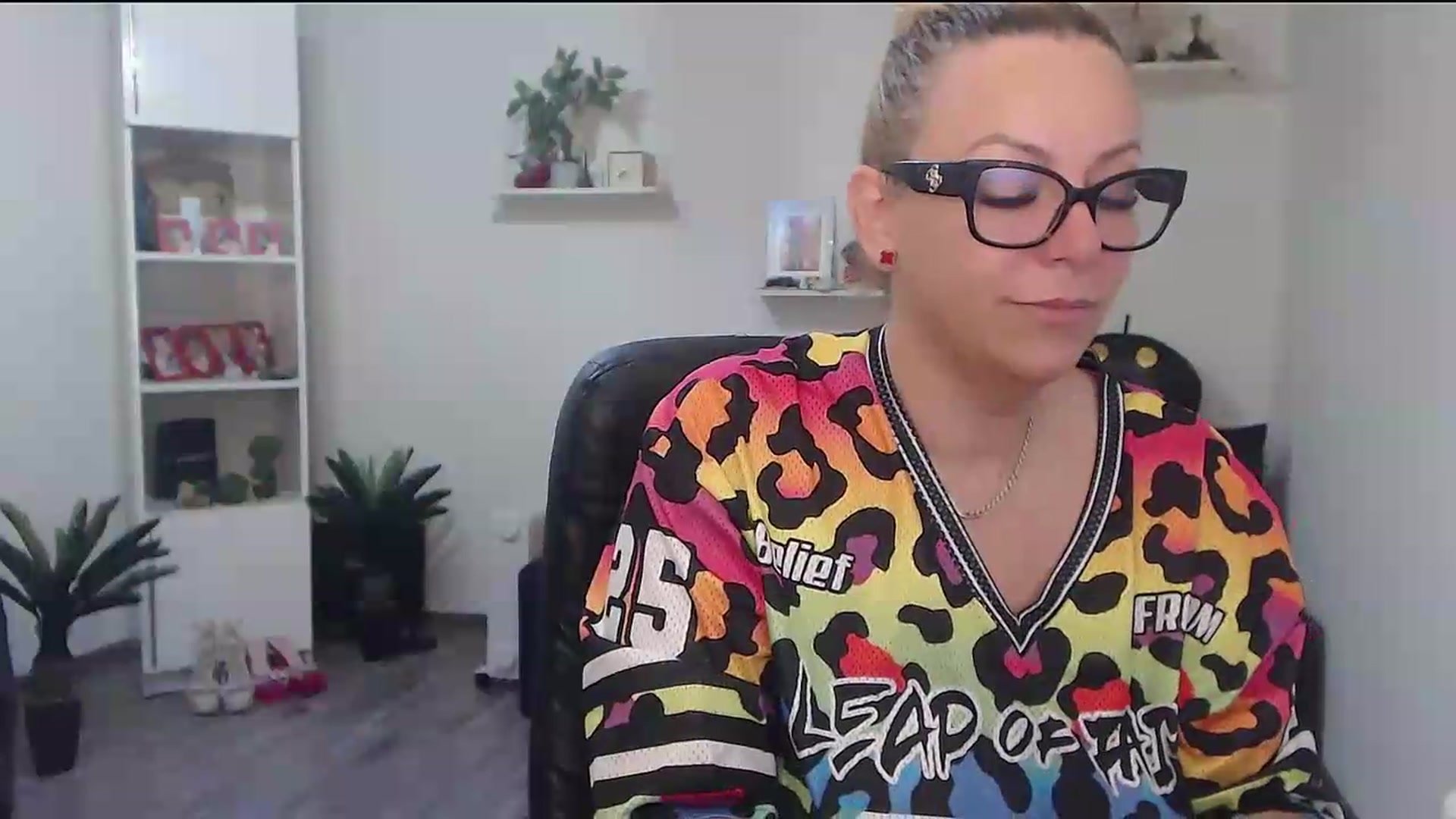 Gallery image thumbnail from A_baby_Boo's myfreecams stream on, 07/02/2026, 11:43 image 13 of 20