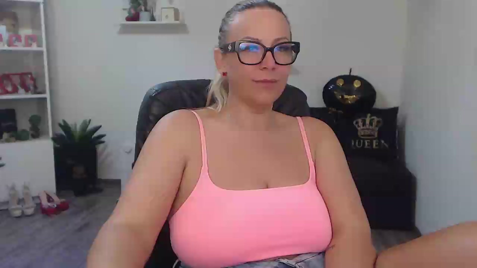 Gallery image thumbnail from A_baby_Boo's myfreecams stream on, 07/03/2026, 20:49 image 1 of 20