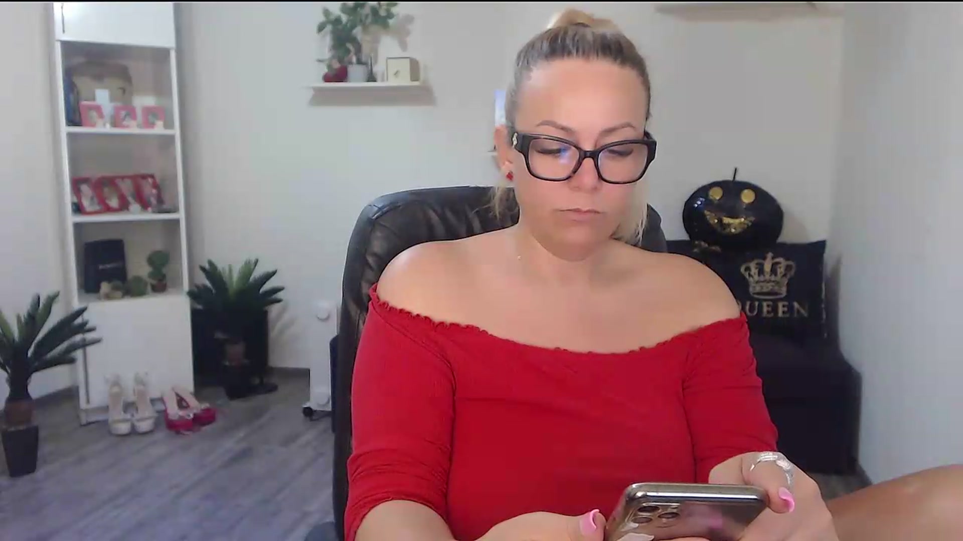 Gallery image thumbnail from A_baby_Boo's myfreecams stream on, 07/05/2026, 22:09 image 14 of 20