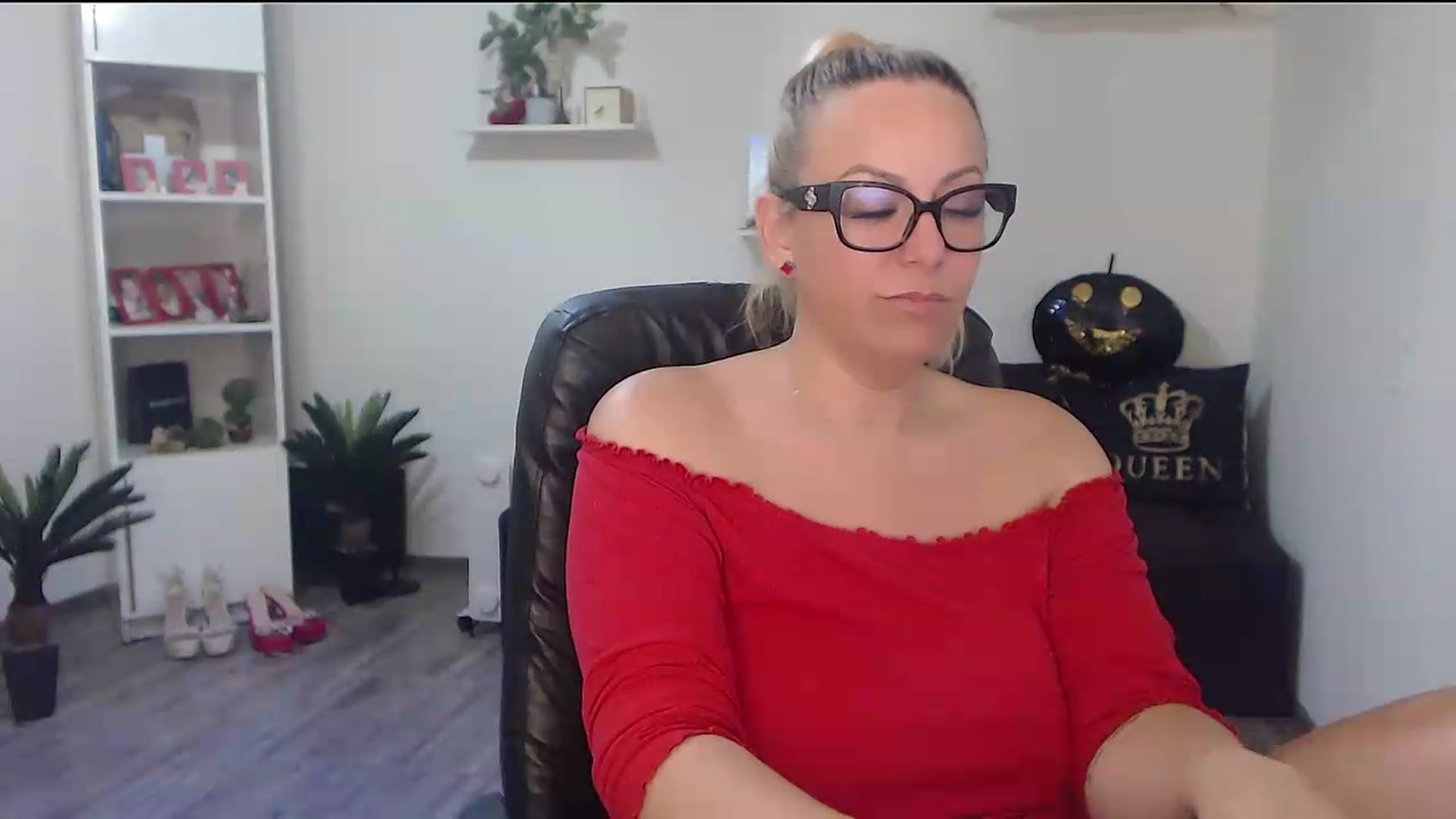 Gallery image thumbnail from A_baby_Boo's myfreecams stream on, 07/05/2026, 22:09 image 12 of 20