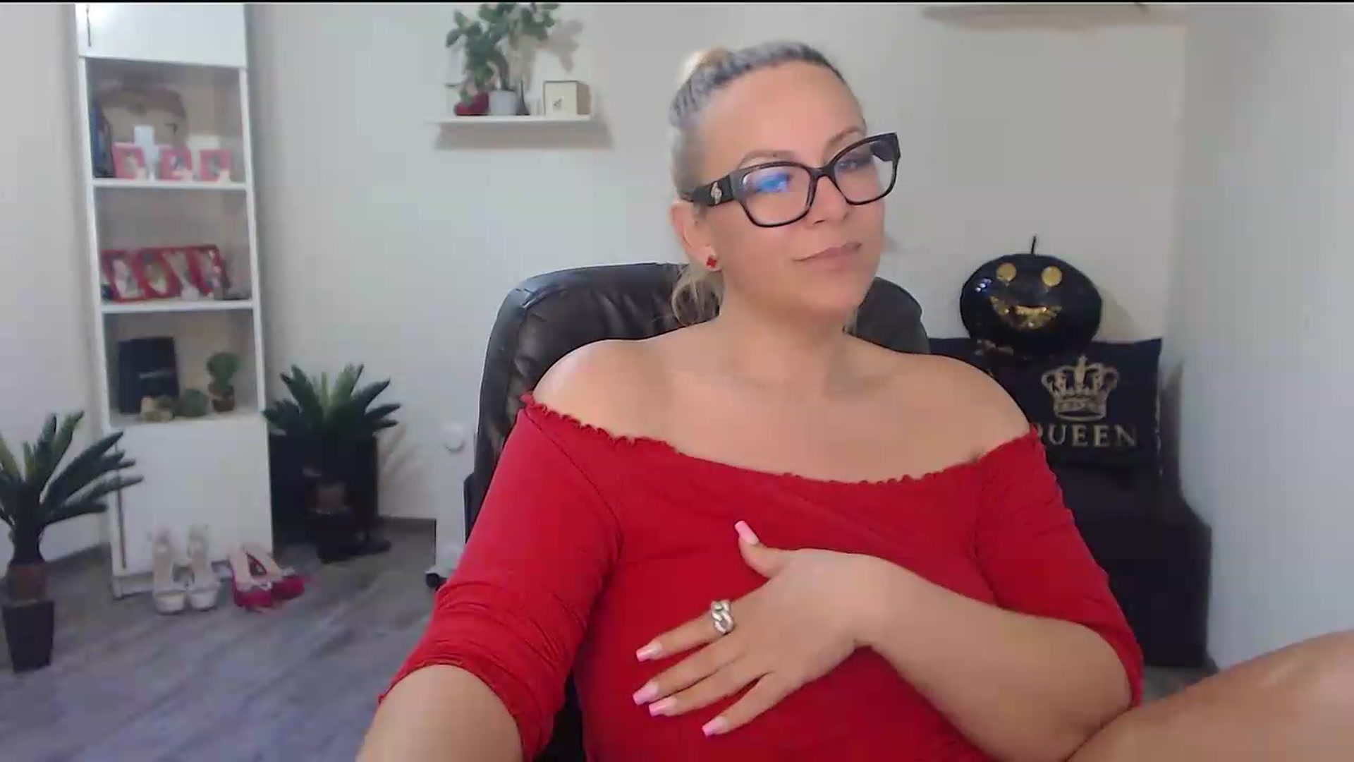 Gallery image thumbnail from A_baby_Boo's myfreecams stream on, 07/05/2026, 22:09 image 11 of 20