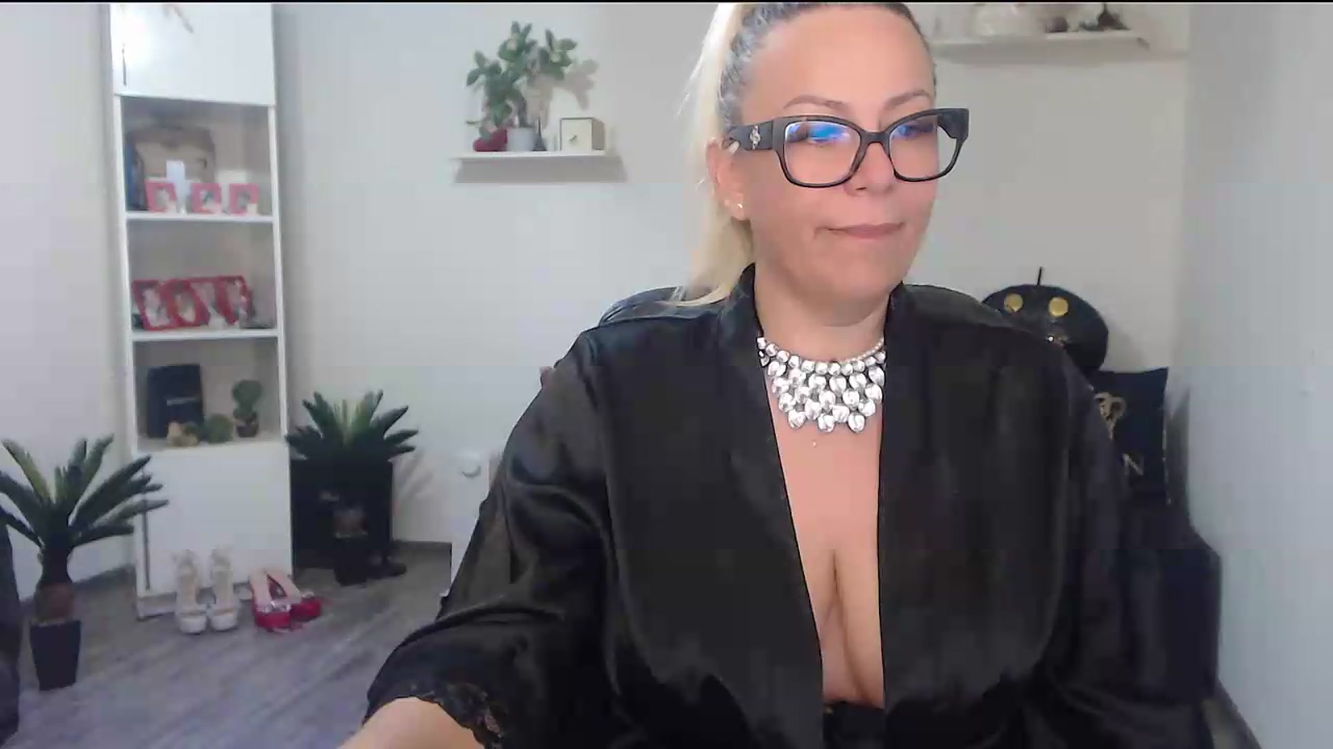 Gallery image thumbnail from A_baby_Boo's myfreecams stream on, 07/09/2026, 13:20 image 10 of 20