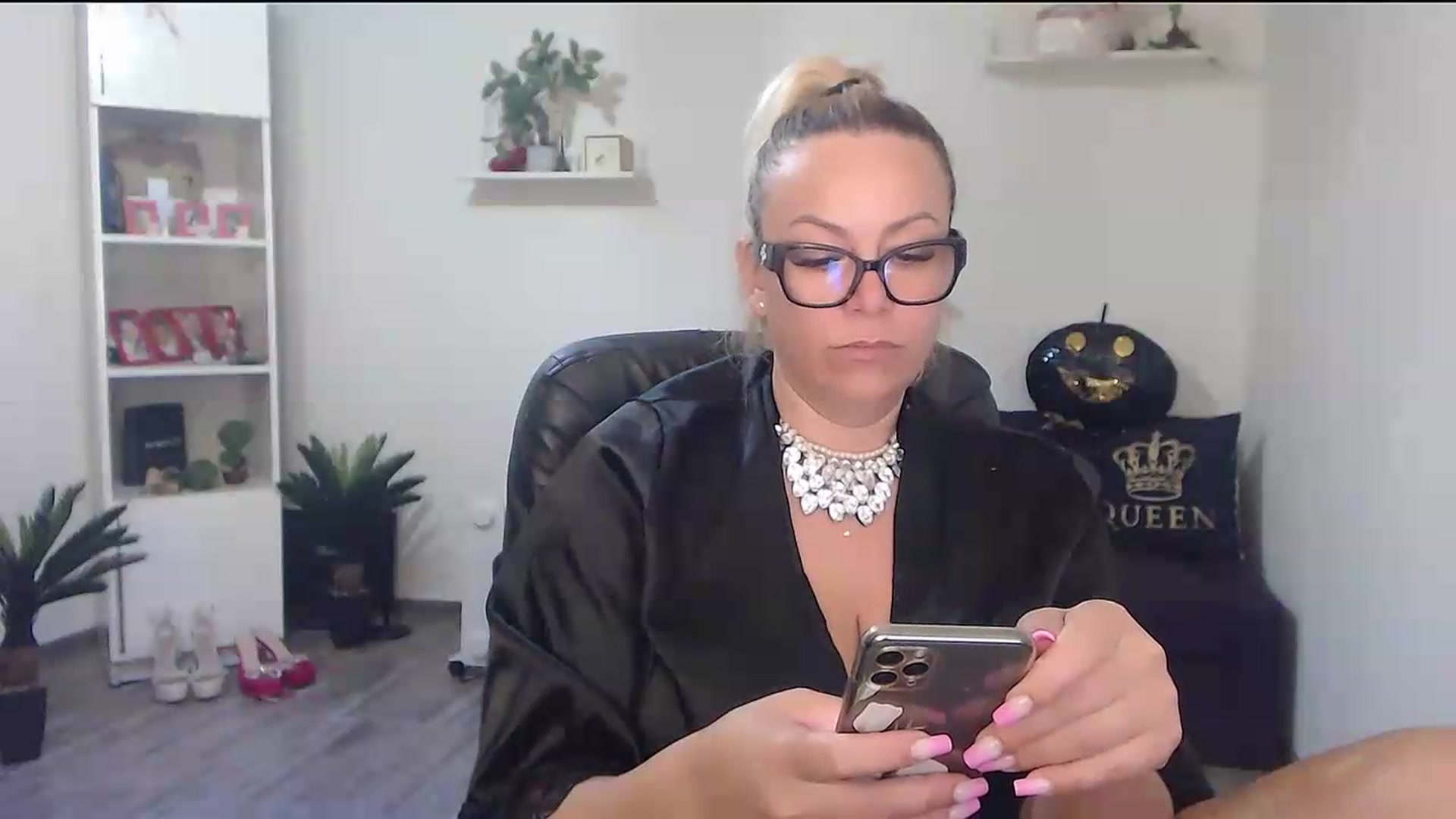 Gallery image thumbnail from A_baby_Boo's myfreecams stream on, 07/09/2026, 15:32 image 10 of 20